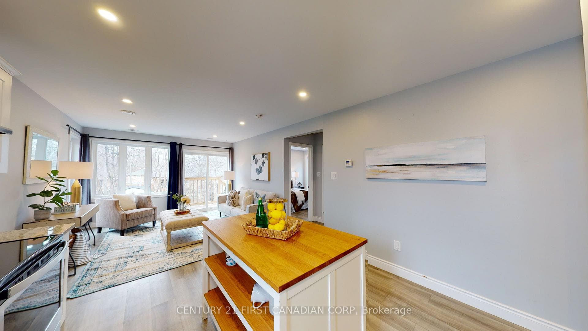 238 Ridgewood Crescent Unit B photo 5