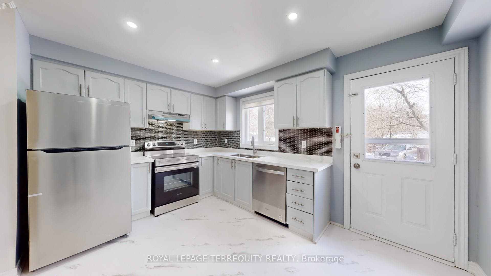 411 Dawes Road photo 7
