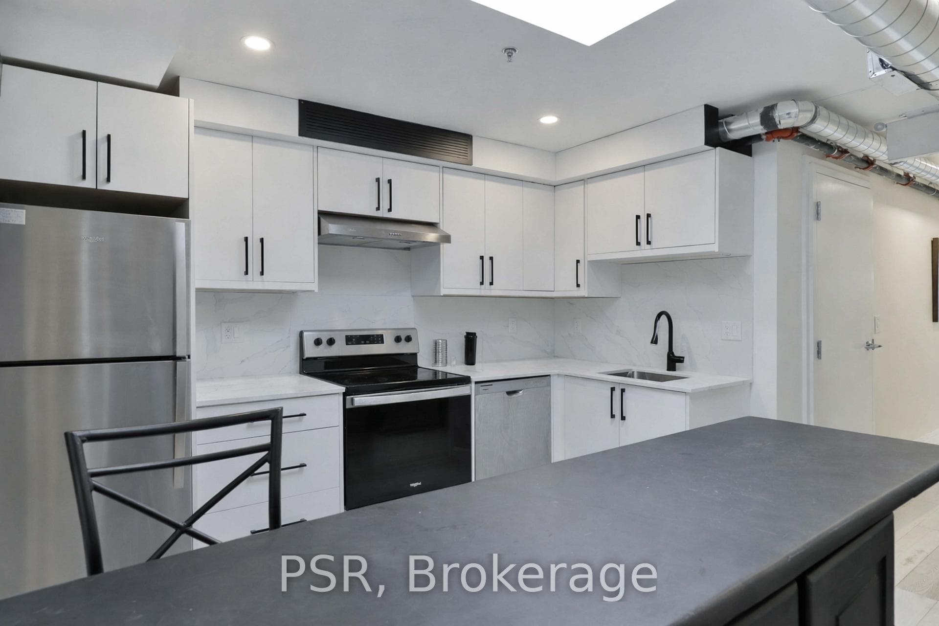1171 Dundas Street Unit 4 photo 6