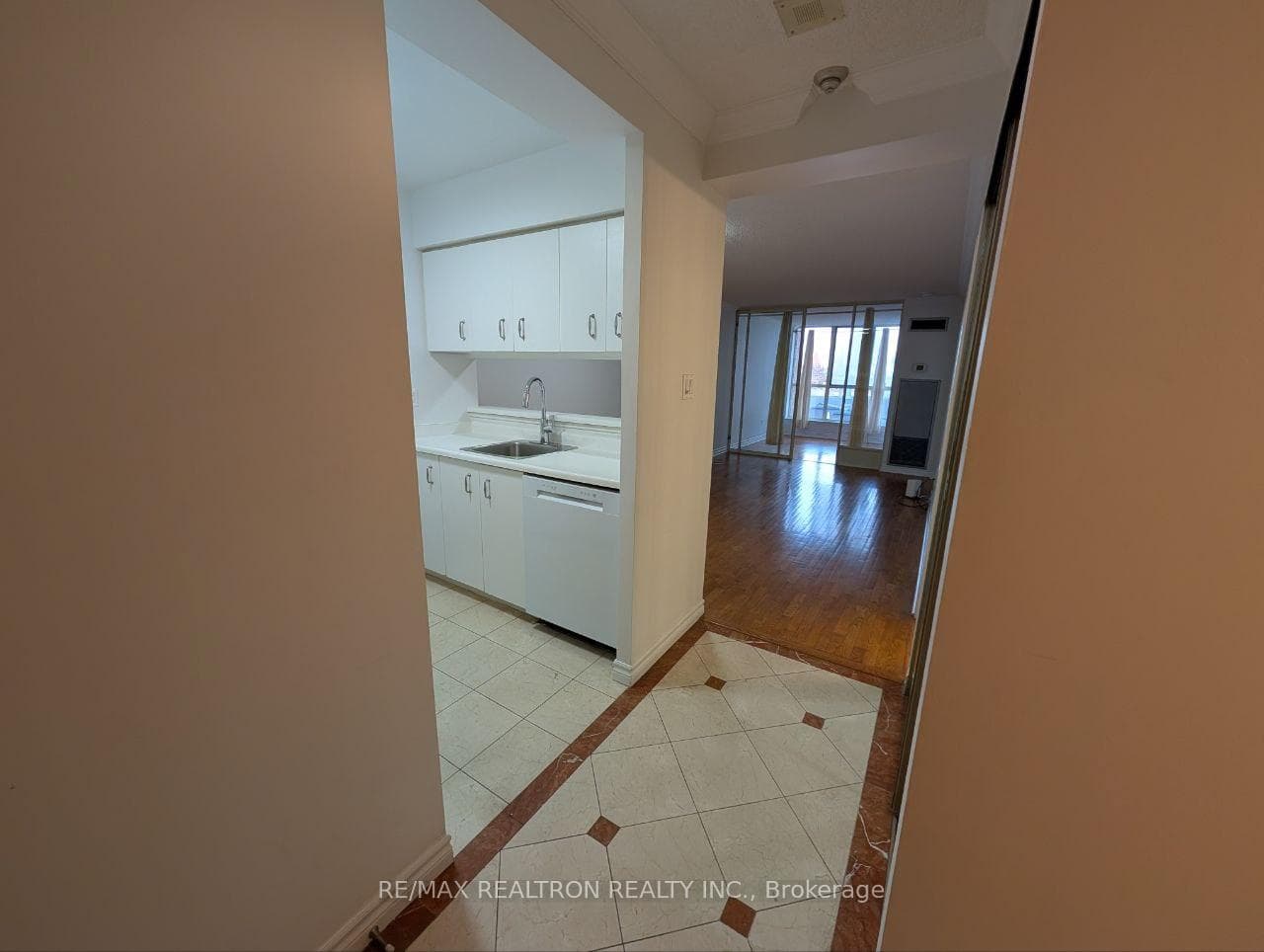 44 St Joseph Street Unit 815 photo 1
