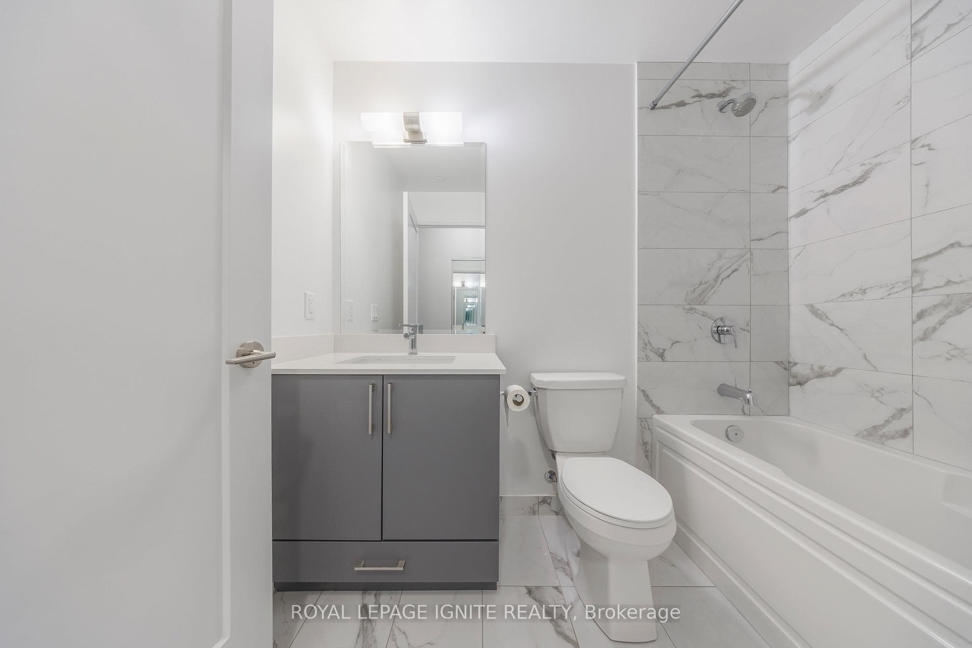 3220 Sheppard Avenue Unit 1710 photo 9