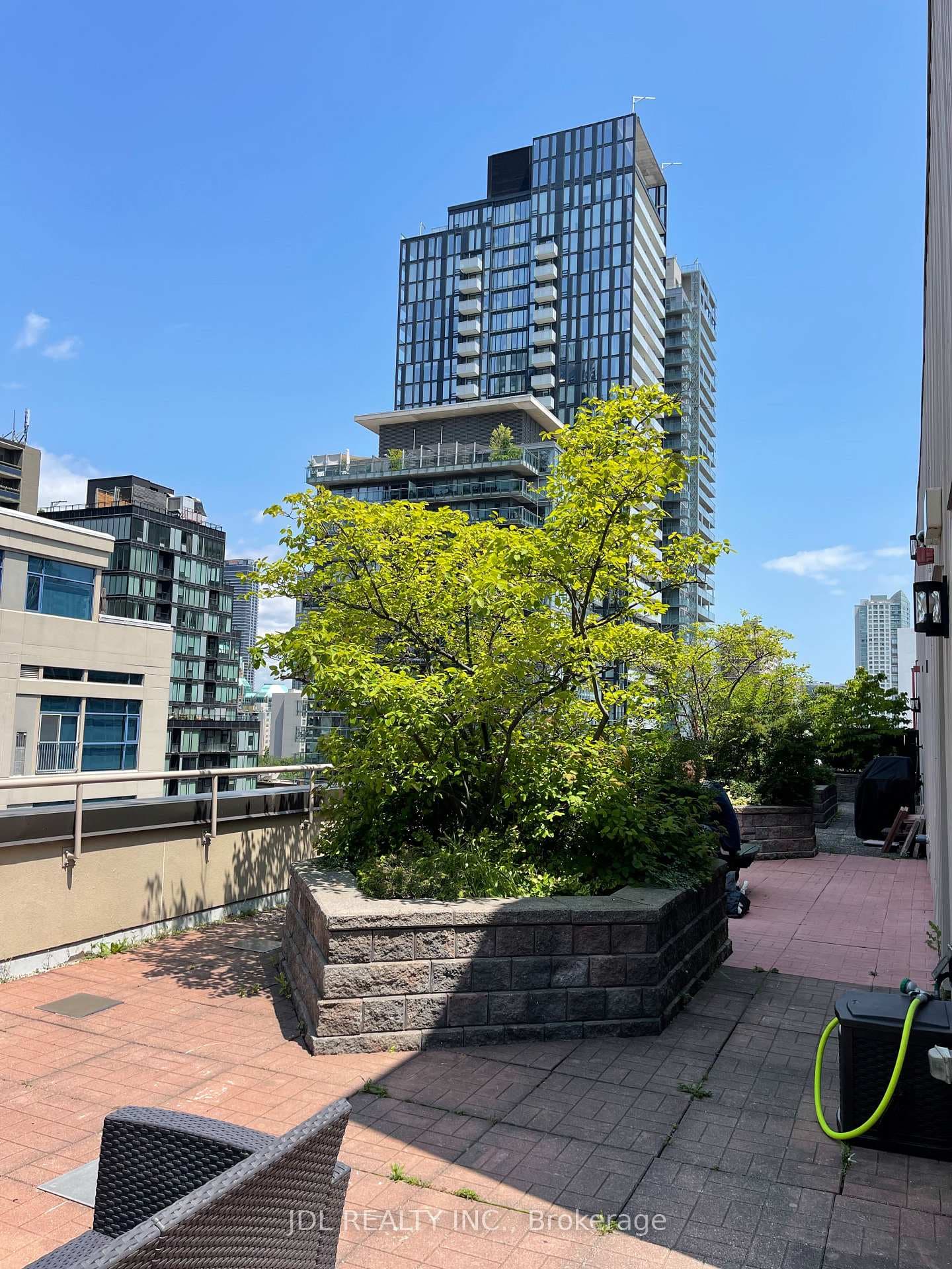 555 Yonge Street Unit 510 photo 32