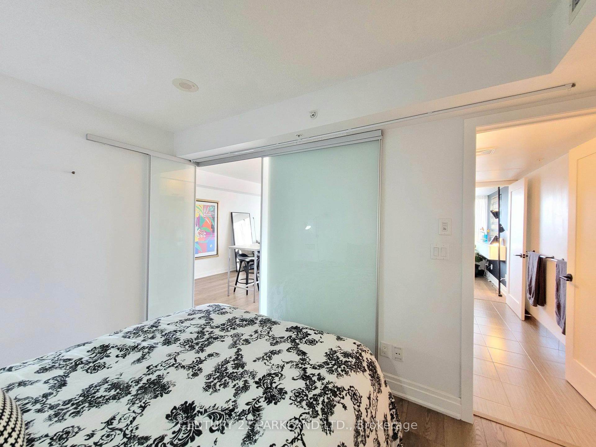 20 Joe Shuster Way Unit 1215 photo 15