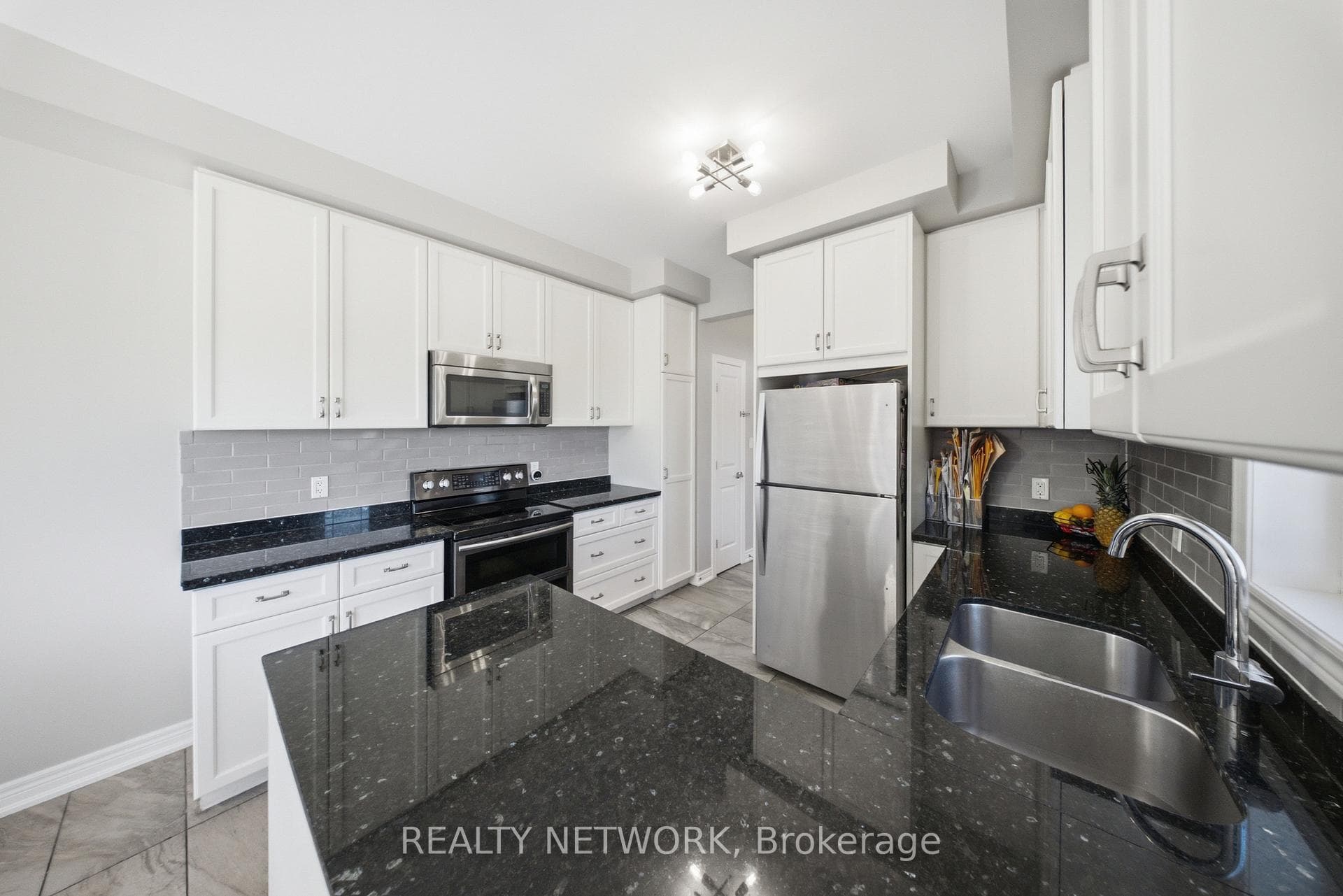 104 Sonoma Valley Crescent photo 8