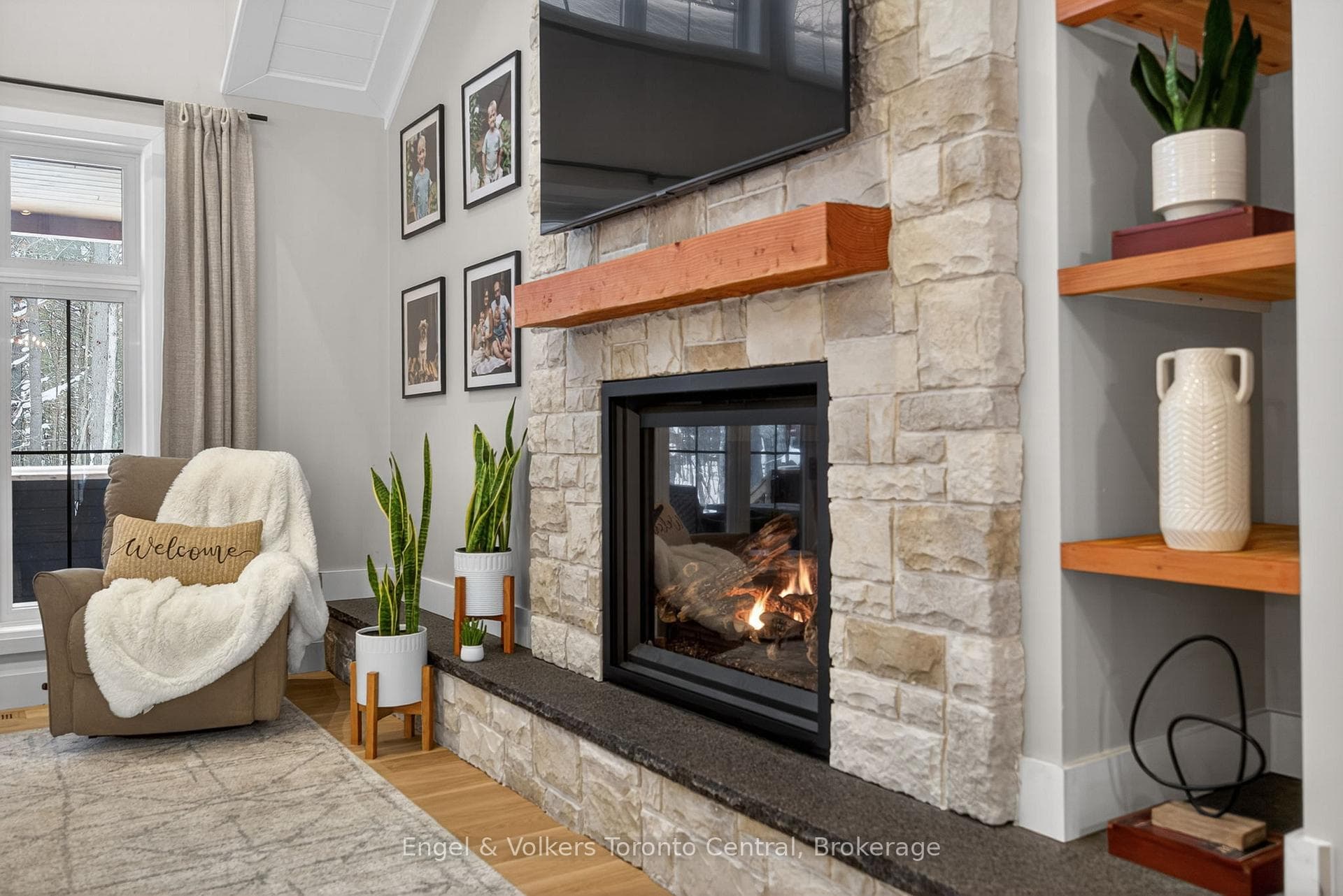 Propane fireplace