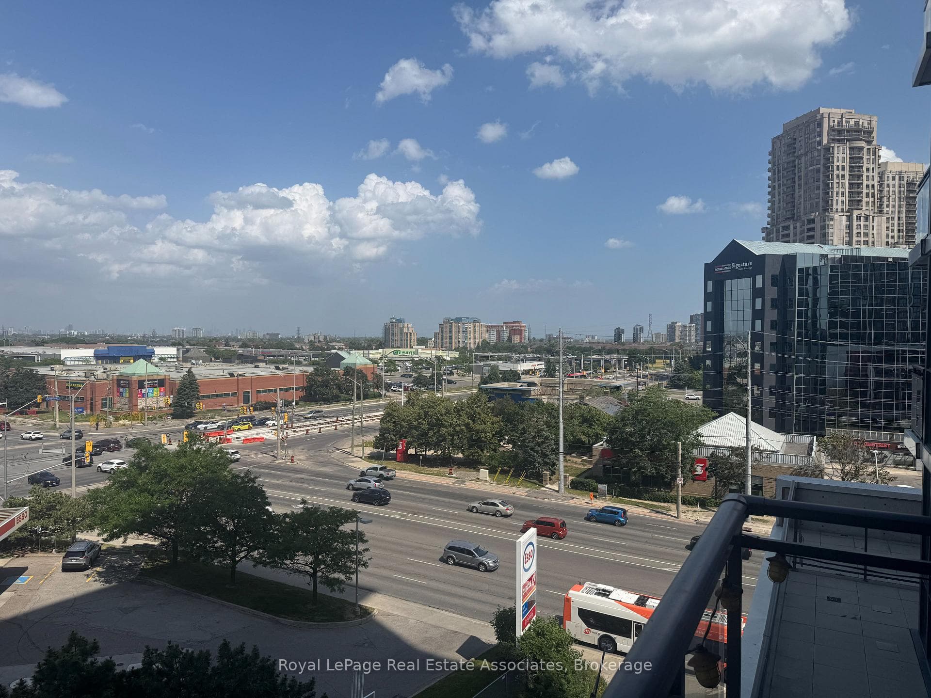 55 Eglinton Avenue Unit 606 photo 12