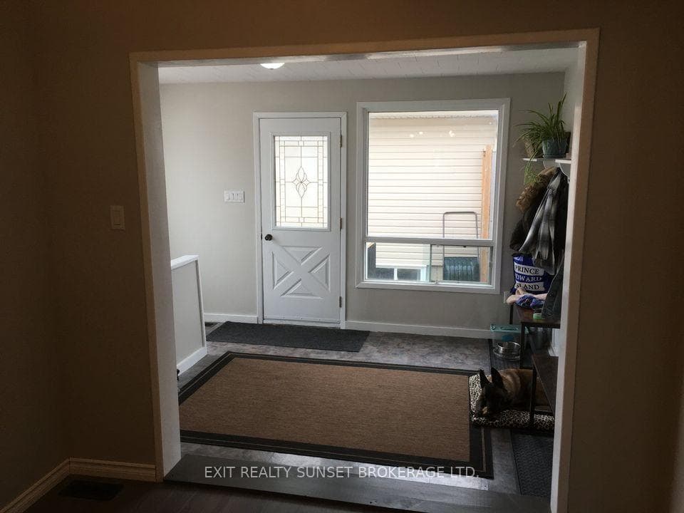 66 Needham Street photo 6