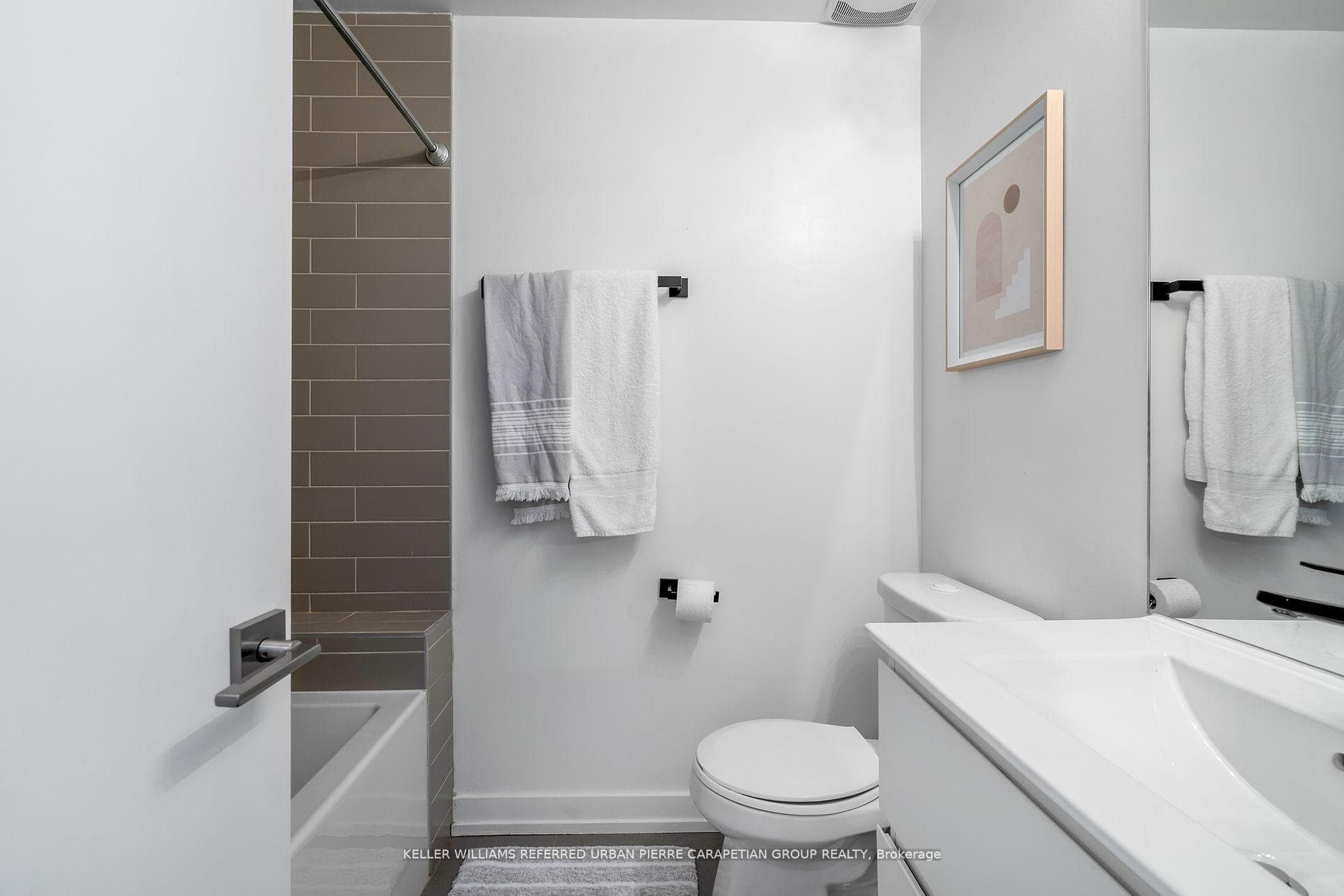 1331 Gerrard Avenue Unit 3 photo 31