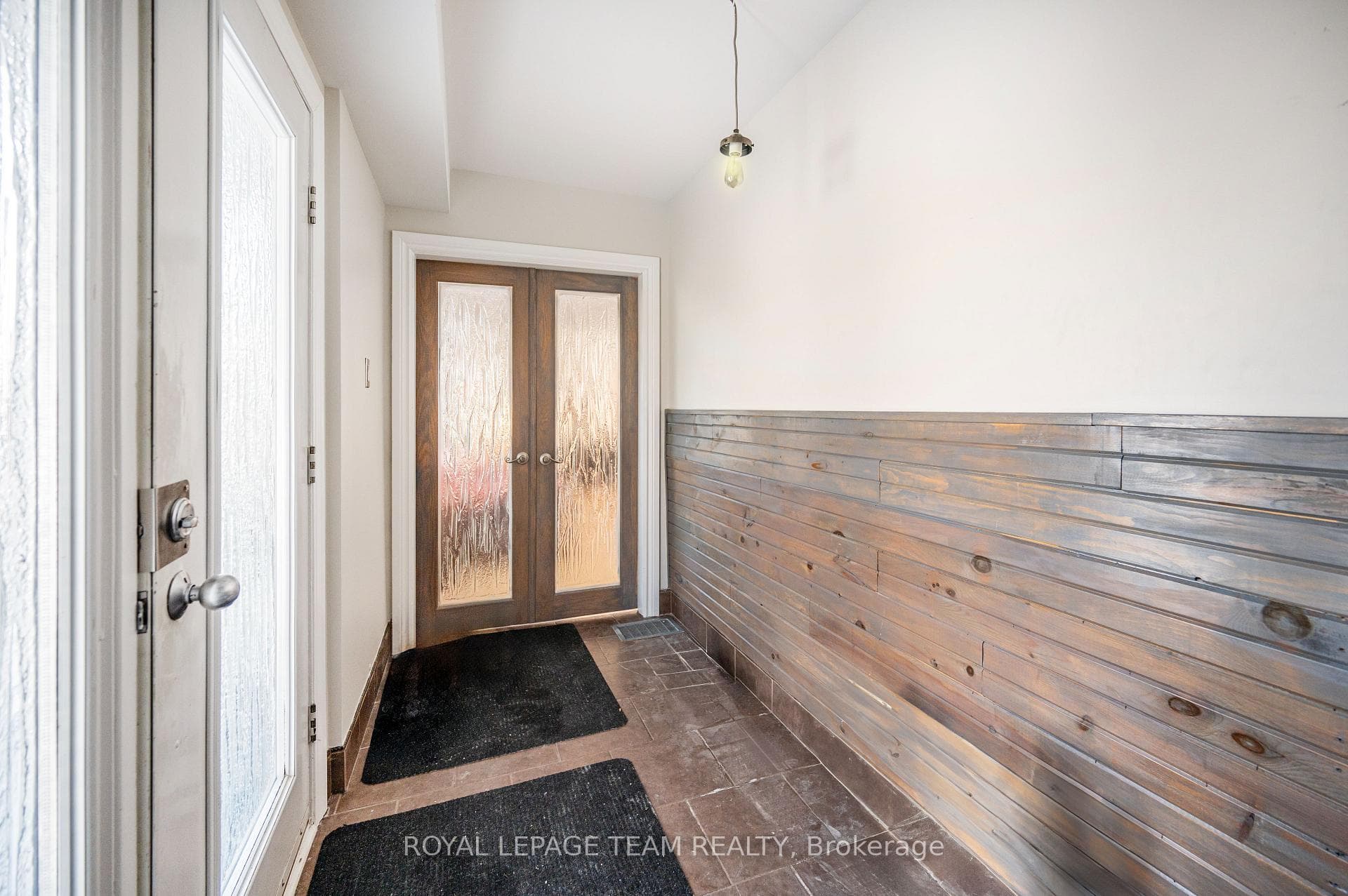 1142 Thibault Street photo 3
