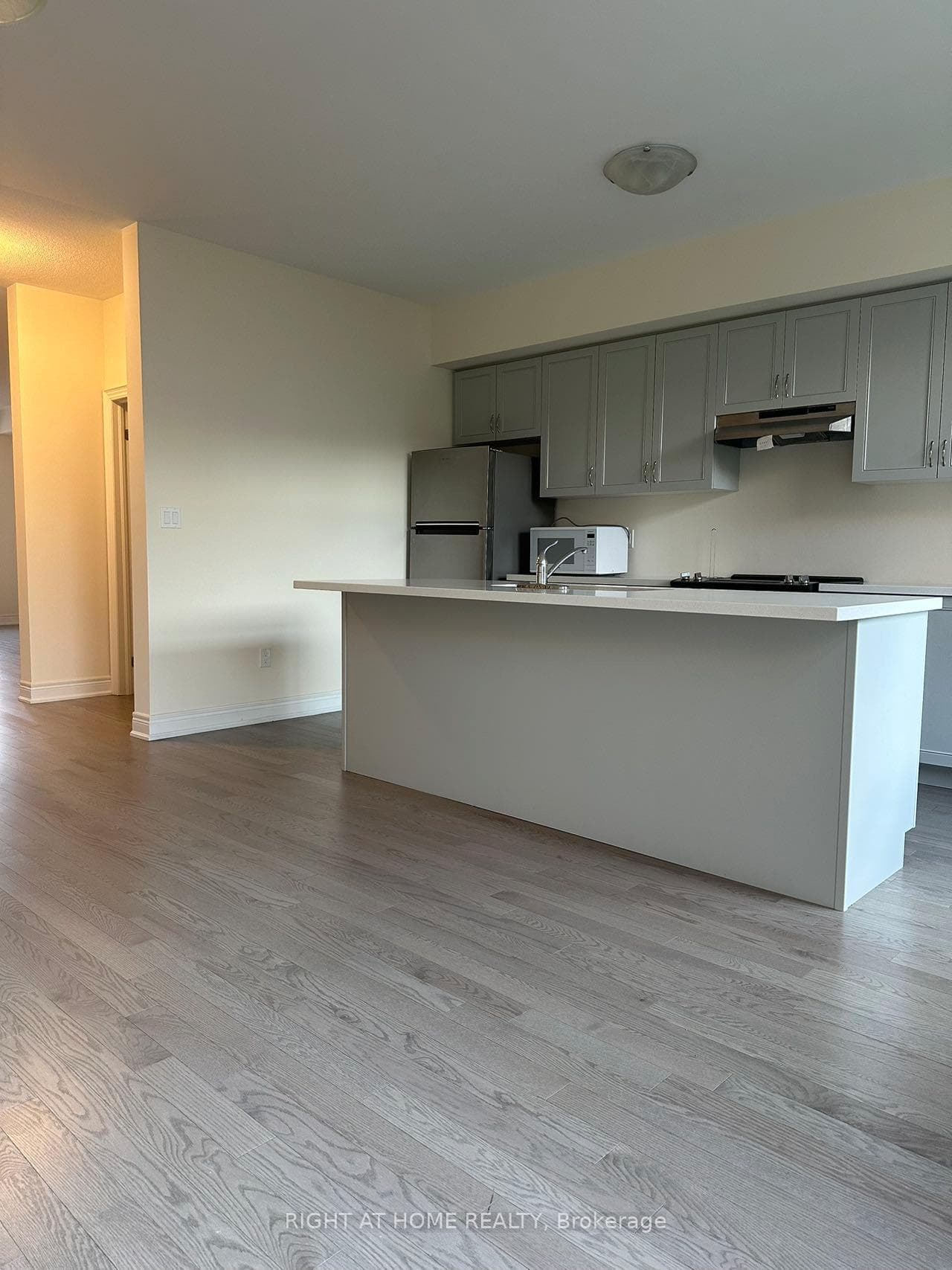 8 Phillipsen Way photo 10