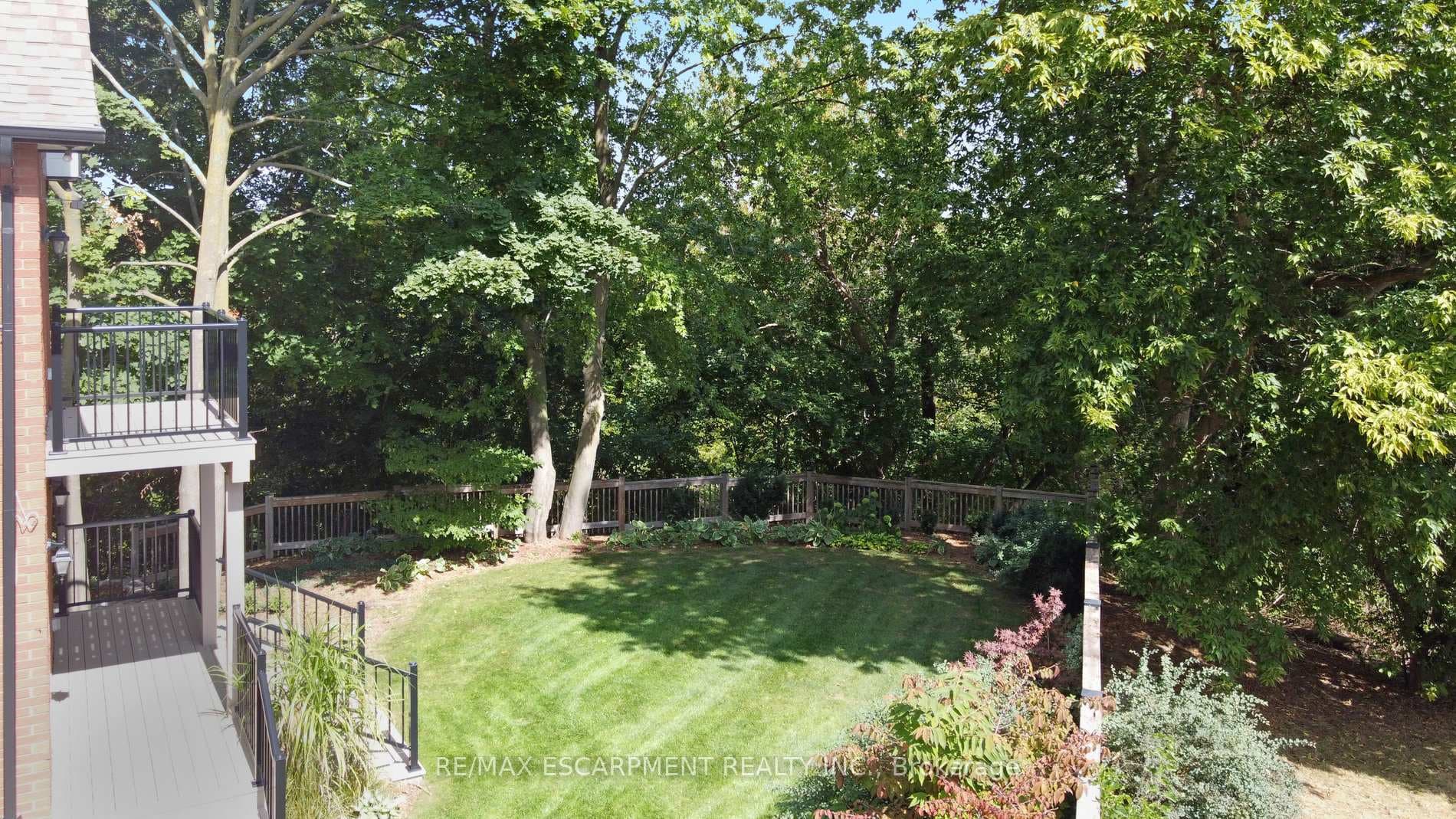 1567 Steveles Crescent photo 36