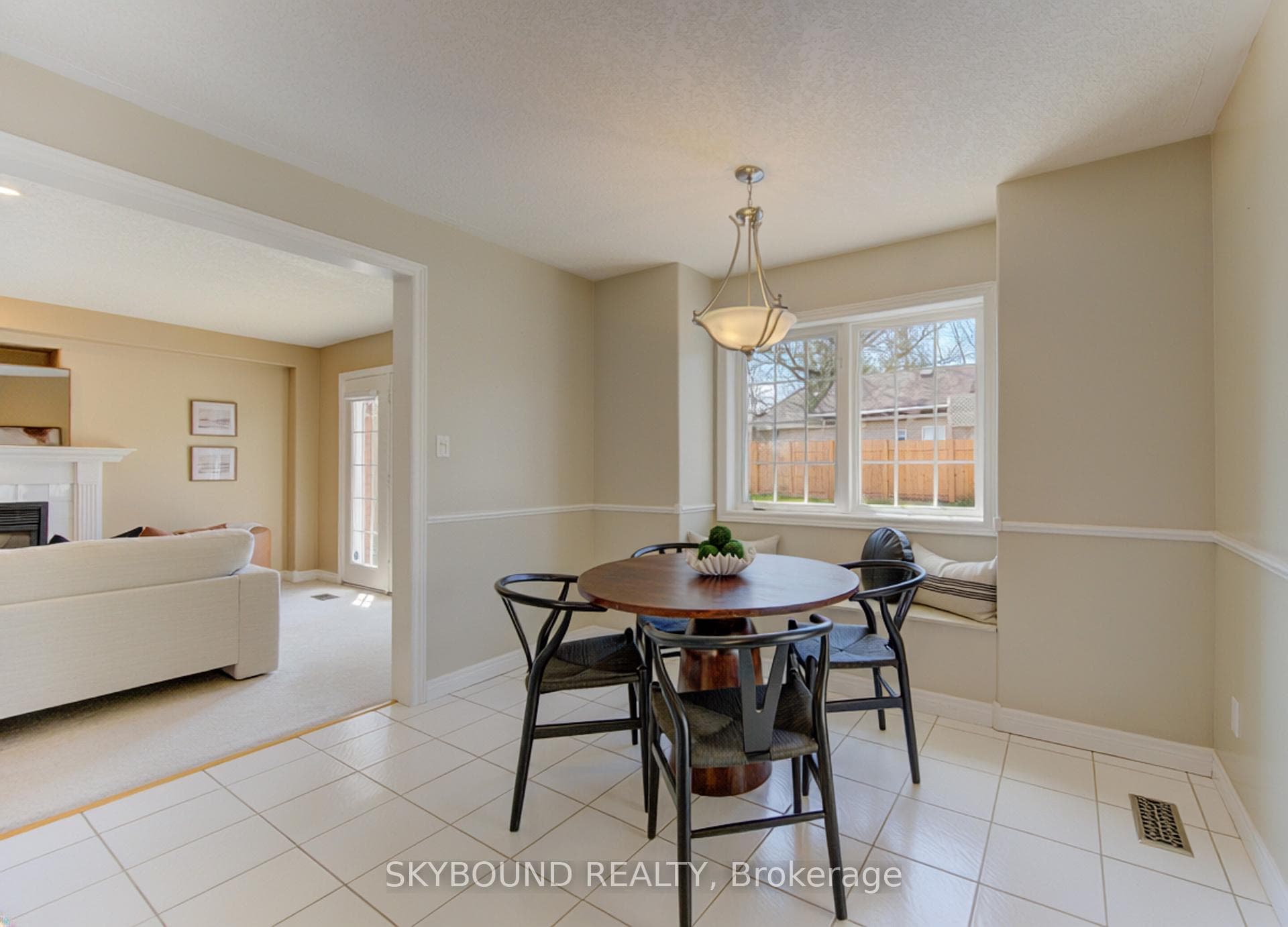 179 Bridgewater Crescent photo 23