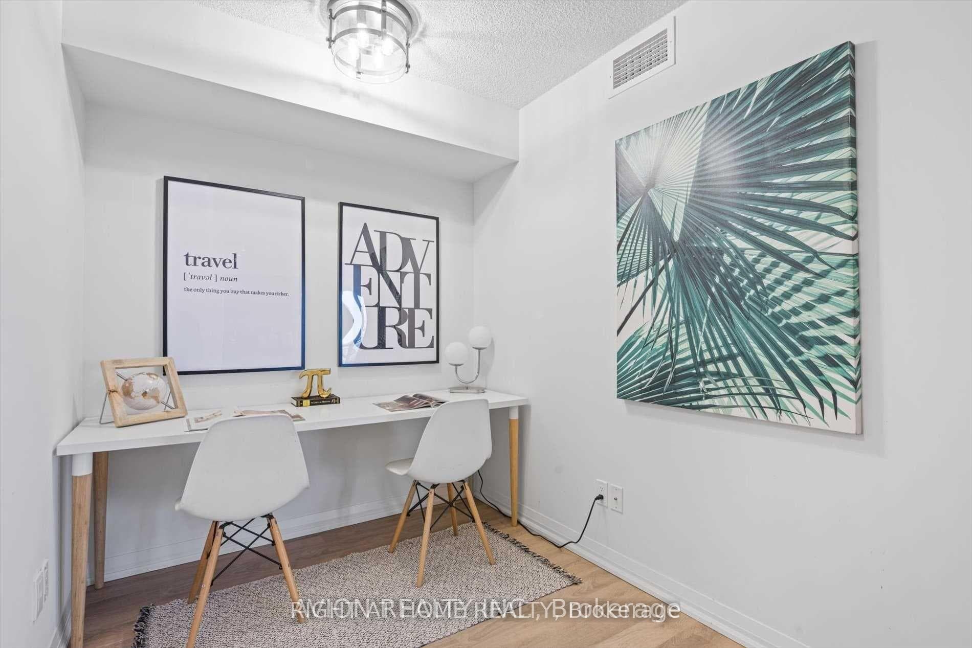 30 Meadowglen Place Unit 2102 photo 5