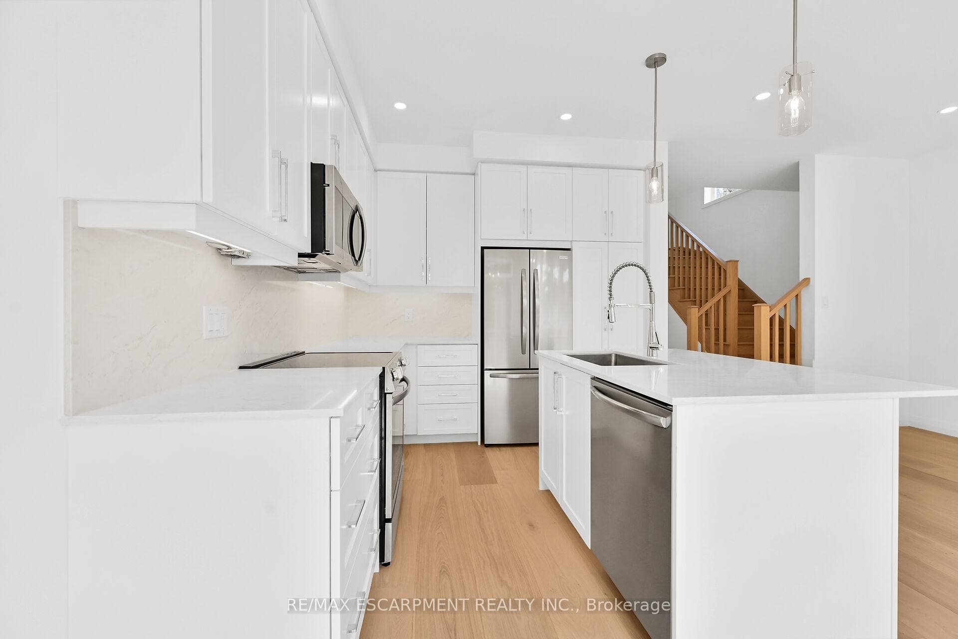 35 Kingfisher Drive photo 14