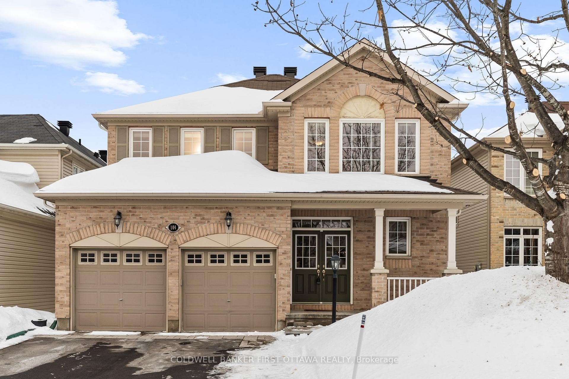 104 Chenoa Way photo 1