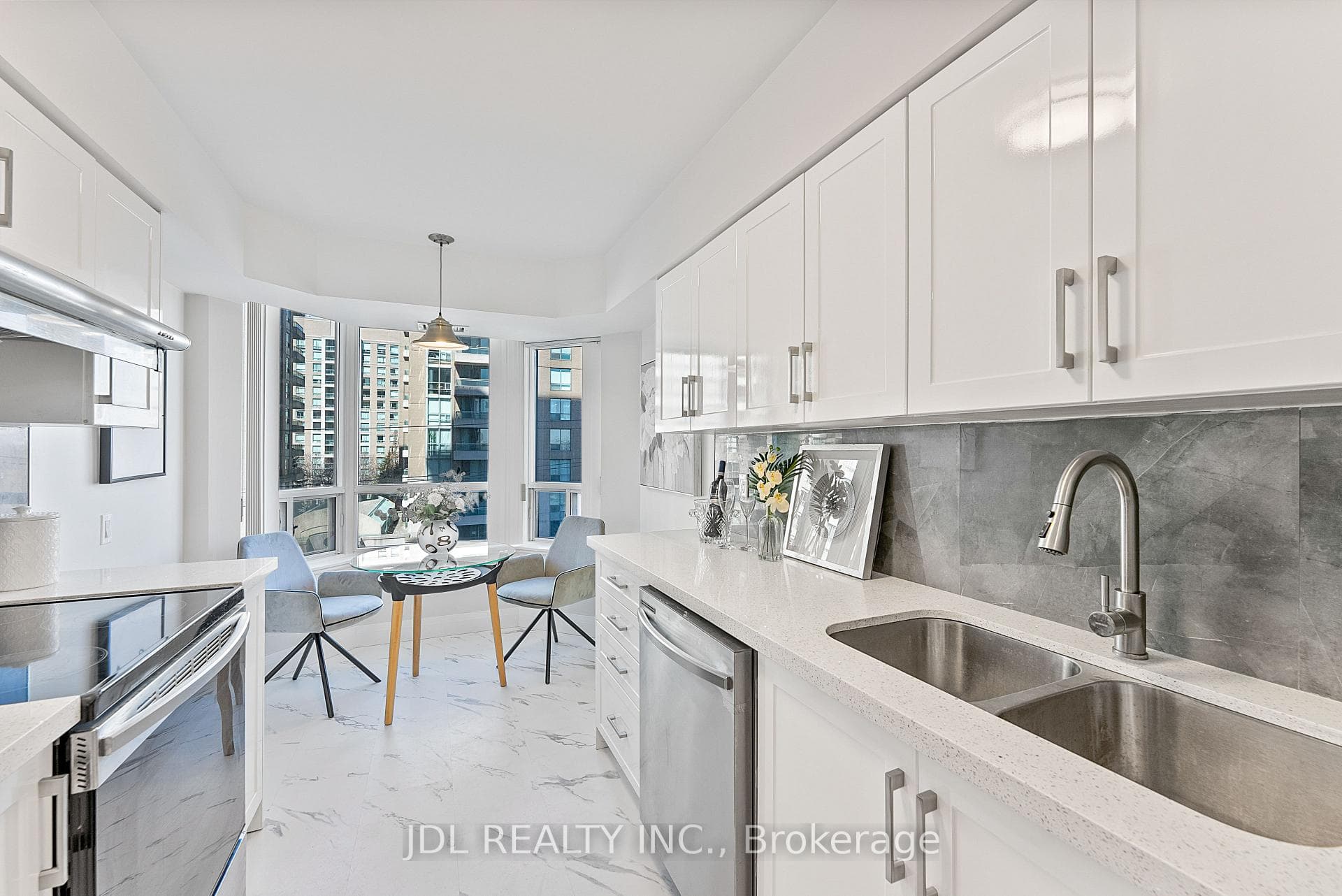 Fully renovated kitchen