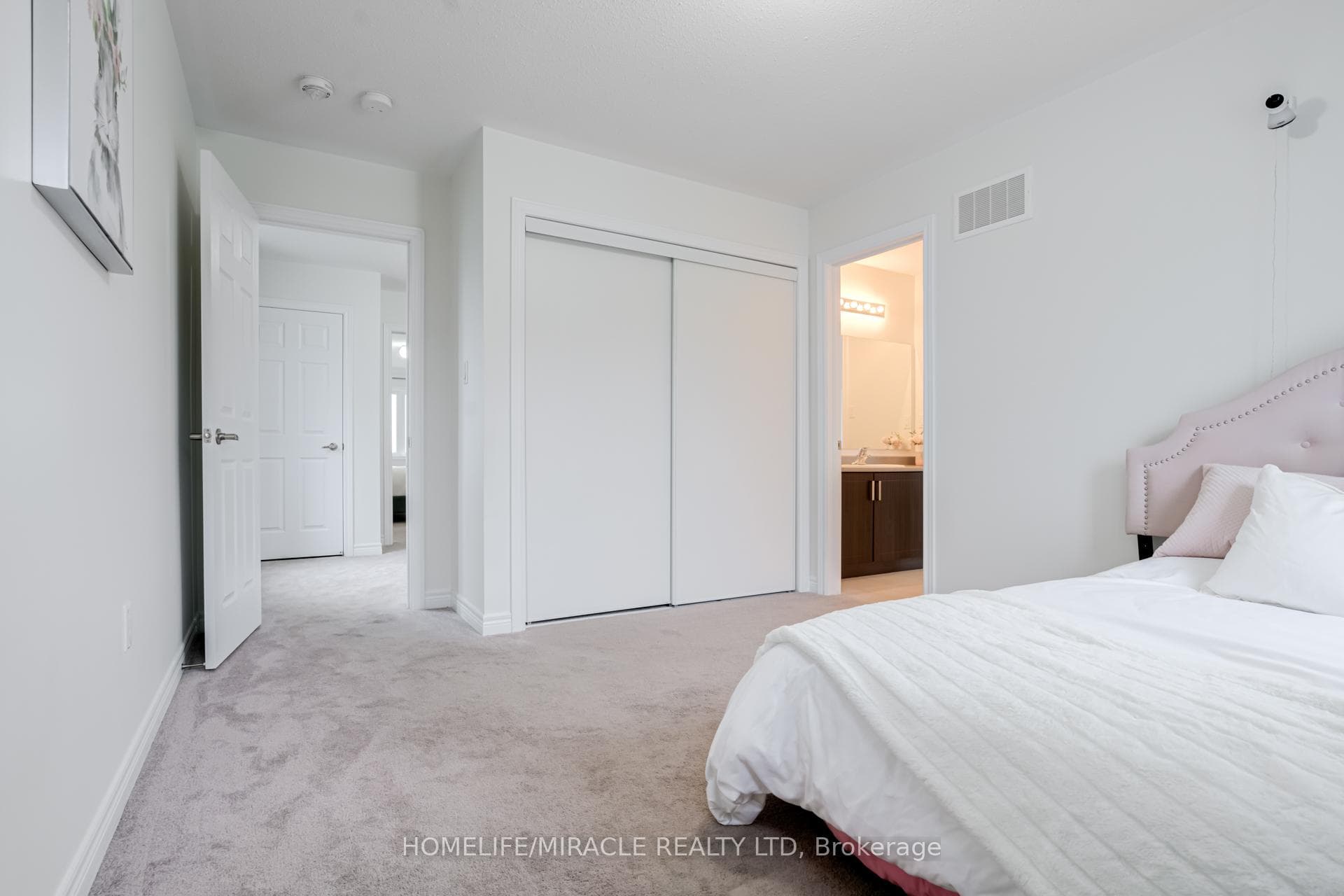 30 Atkinson Crescent photo 30