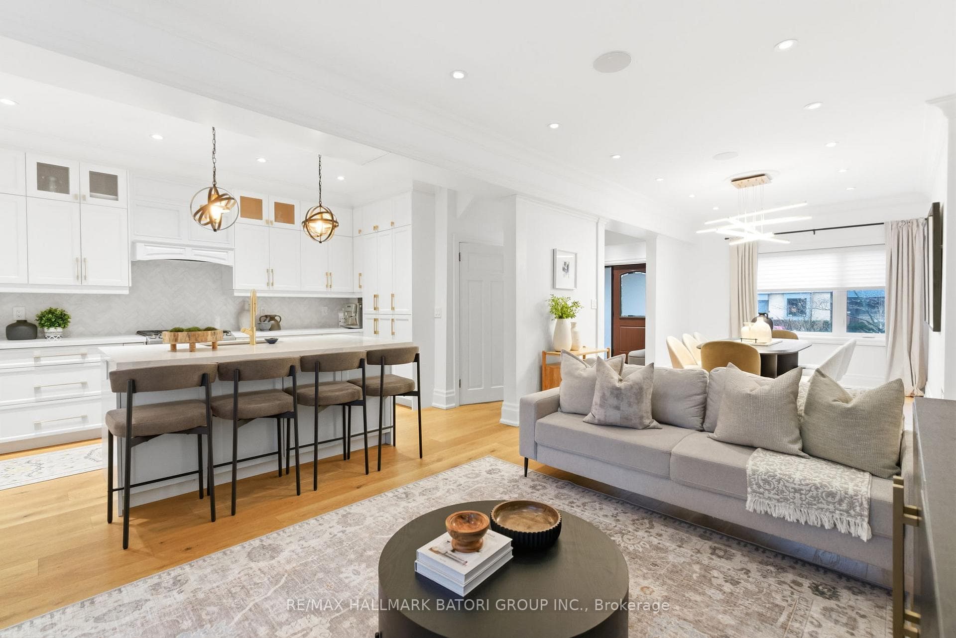 52 Stibbard Avenue photo 5