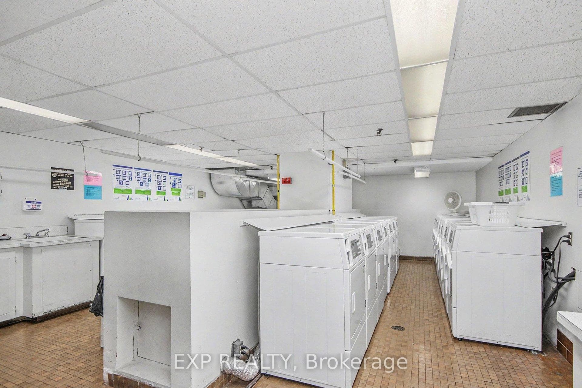 665 Bathgate Drive Unit 802 photo 19