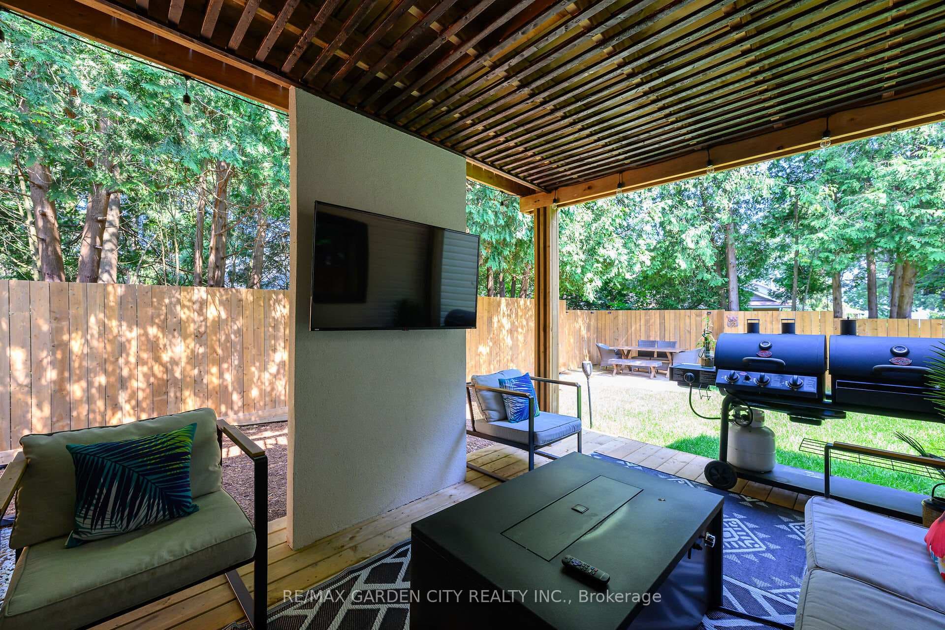 377 BOOK Road photo 20