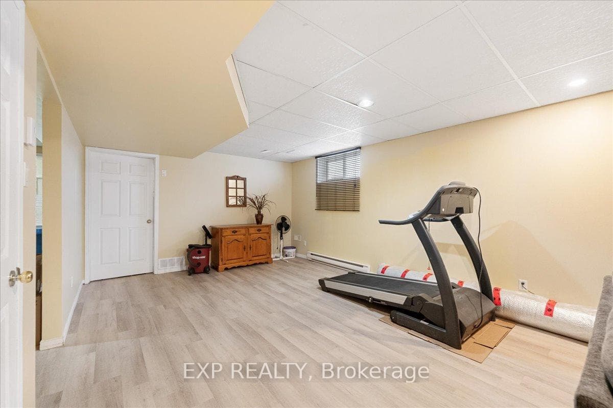213 Longueuil Street photo 34