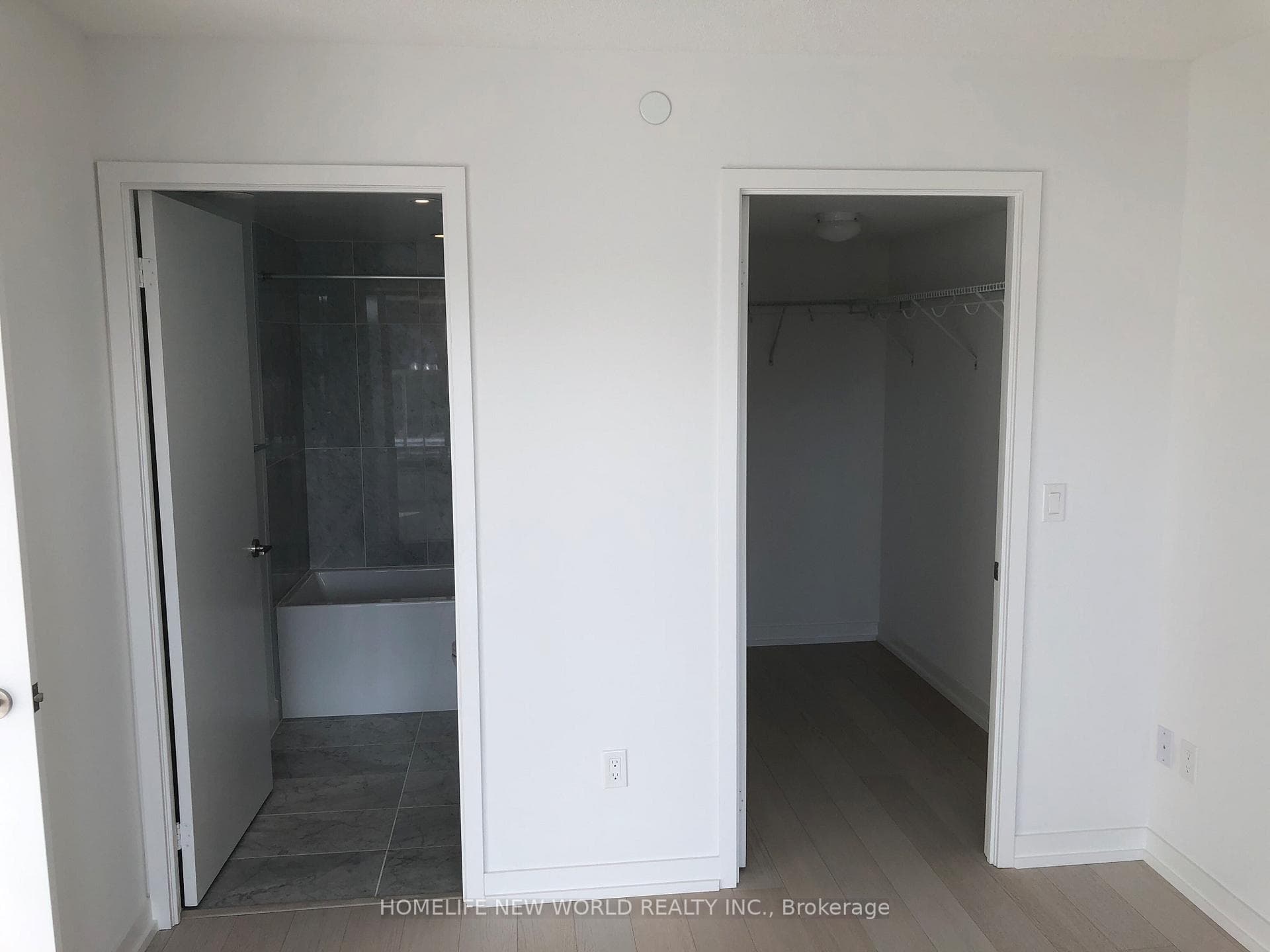 113 McMahon Drive Unit TH15 photo 10