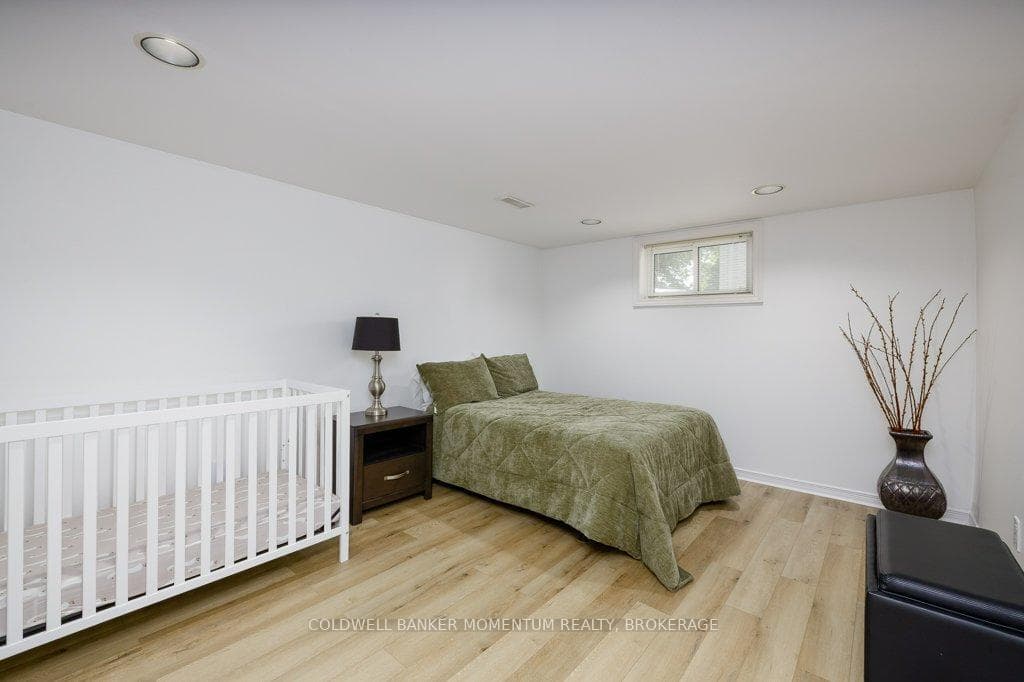 11 Kenmore Crescent photo 28
