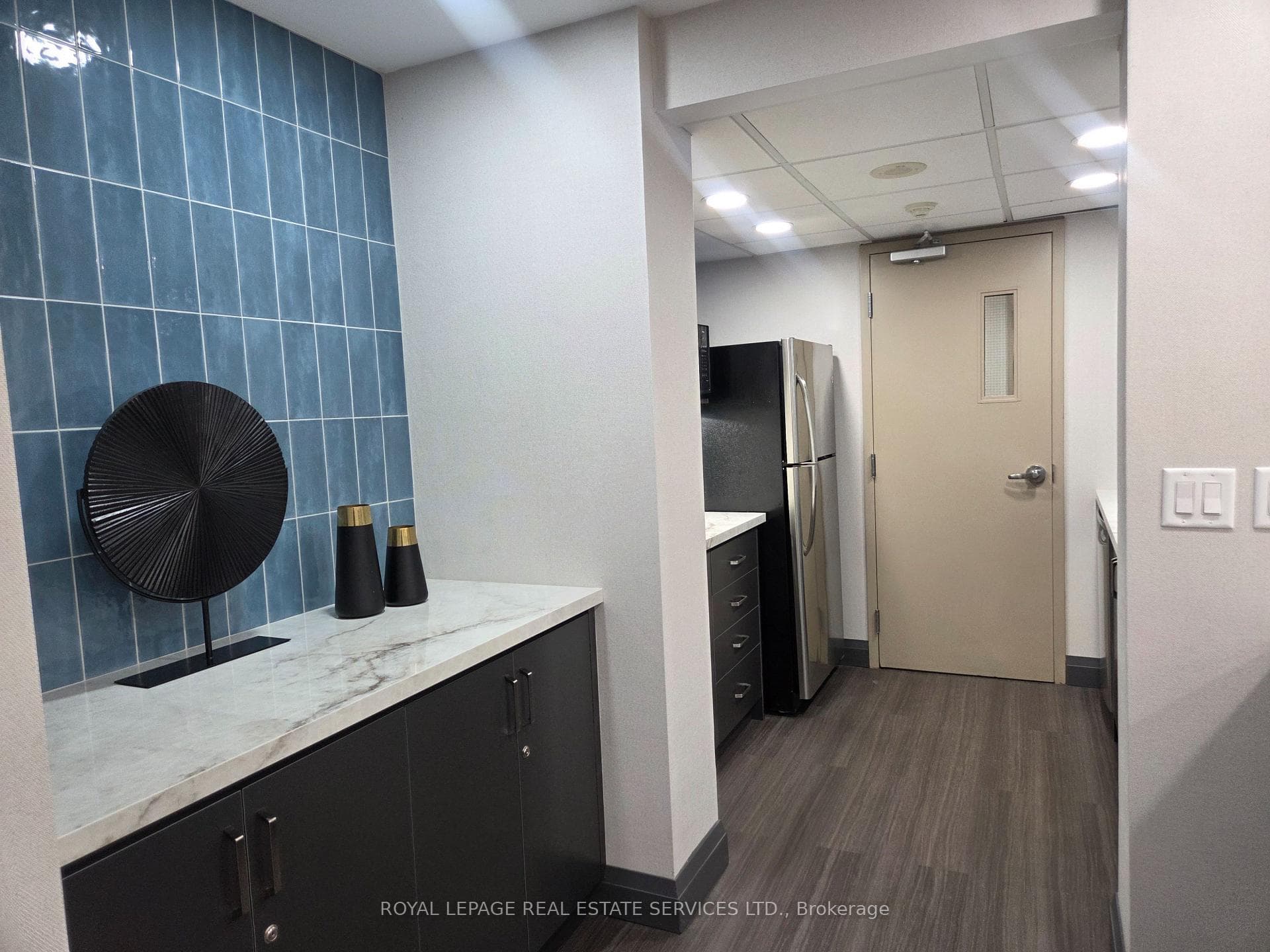 1900 Lake Shore Boulevard Unit 102 photo 18