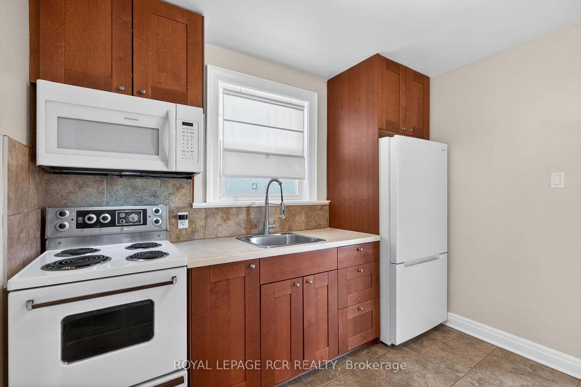64 Schell Avenue photo 17