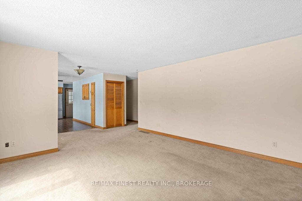 3152 SUNBURY Road photo 11