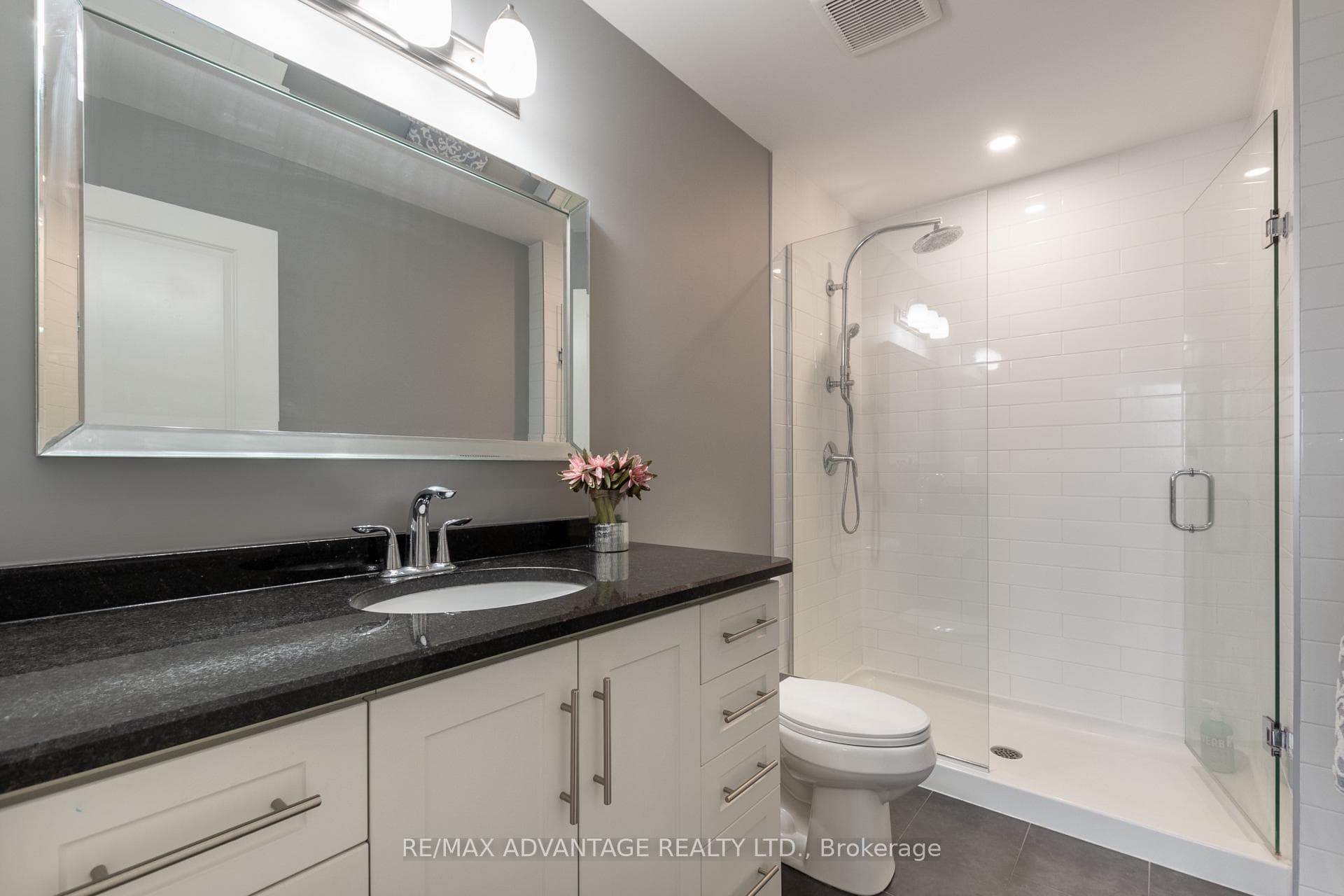 260 Villagewalk Boulevard Unit 603 photo 14