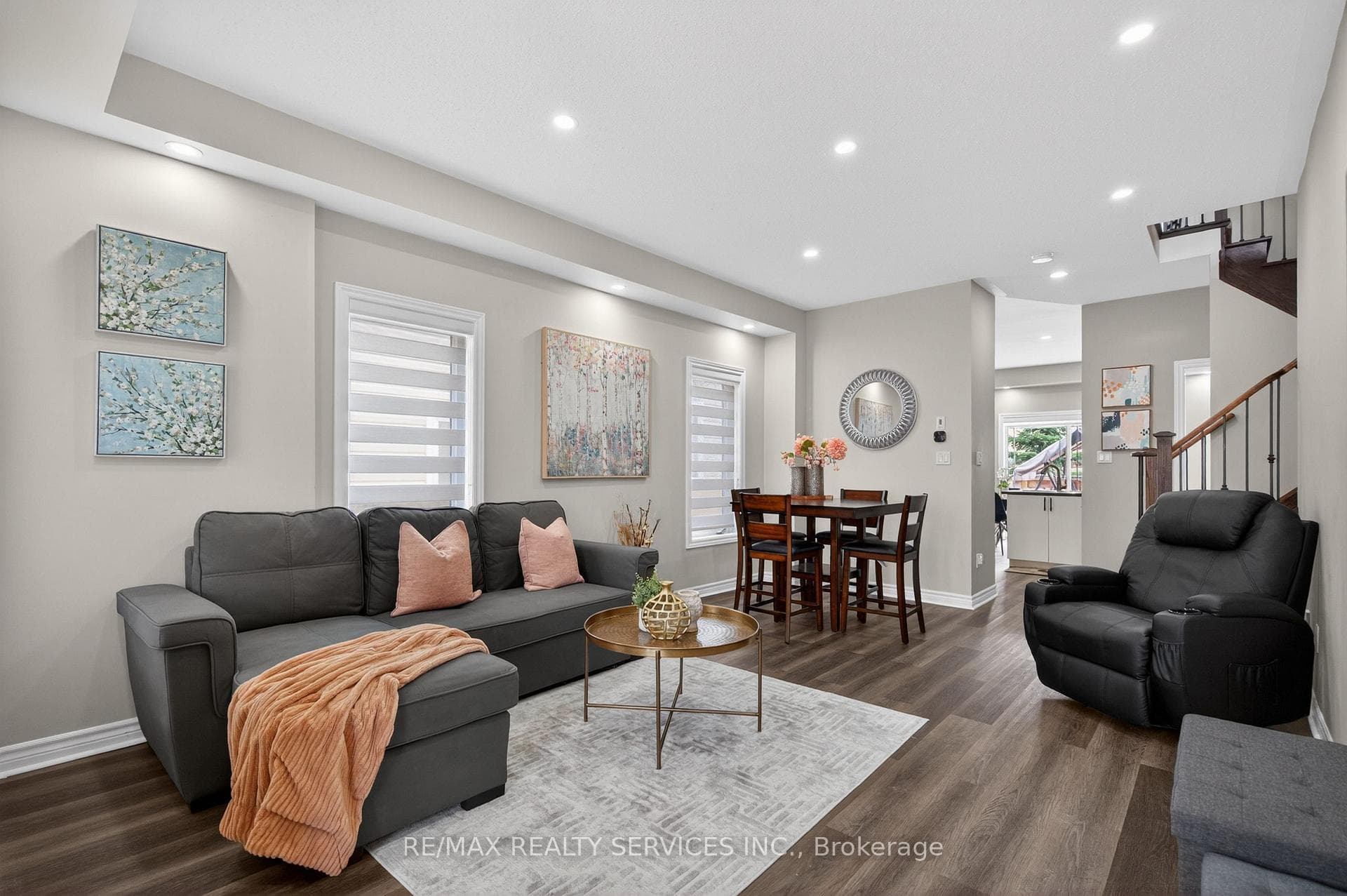 69 Mantz Crescent photo 13