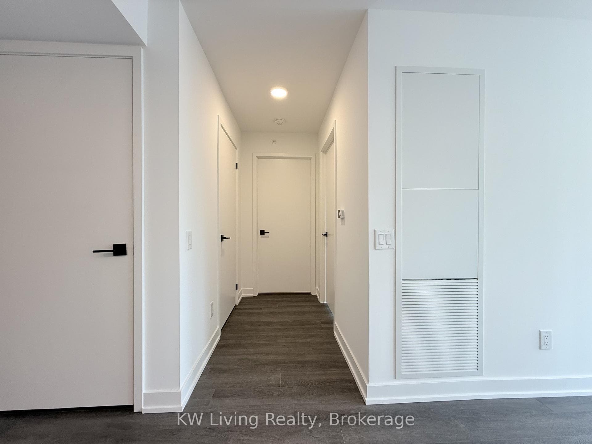 609 Sherbourne Street Unit 307 photo 23
