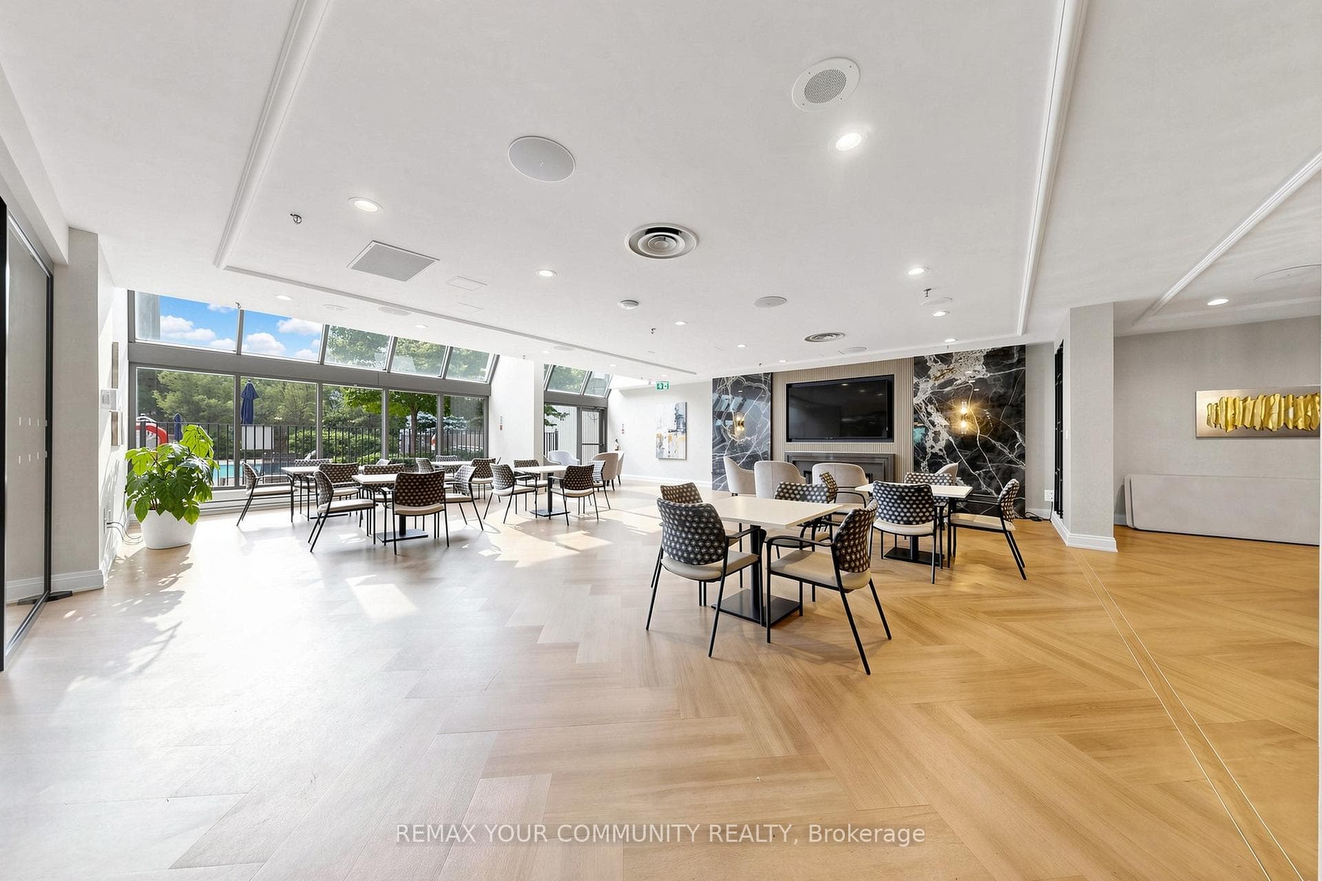 5444 Yonge Street Unit 1609 photo 35
