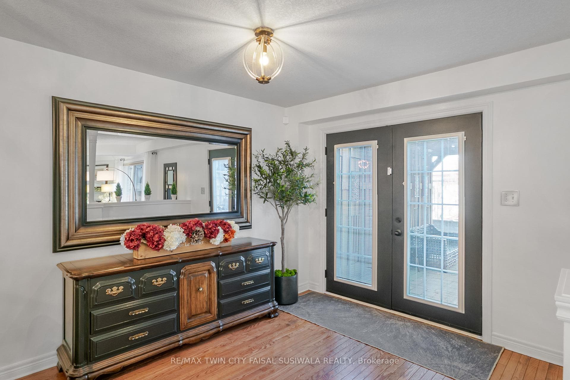 184 Sofron Drive photo 22