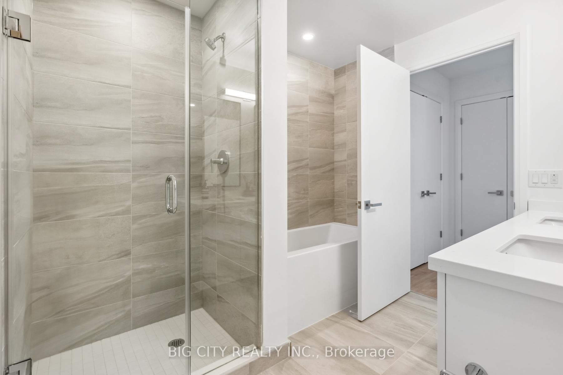 36 Brentcliffe Road Unit 214 photo 22