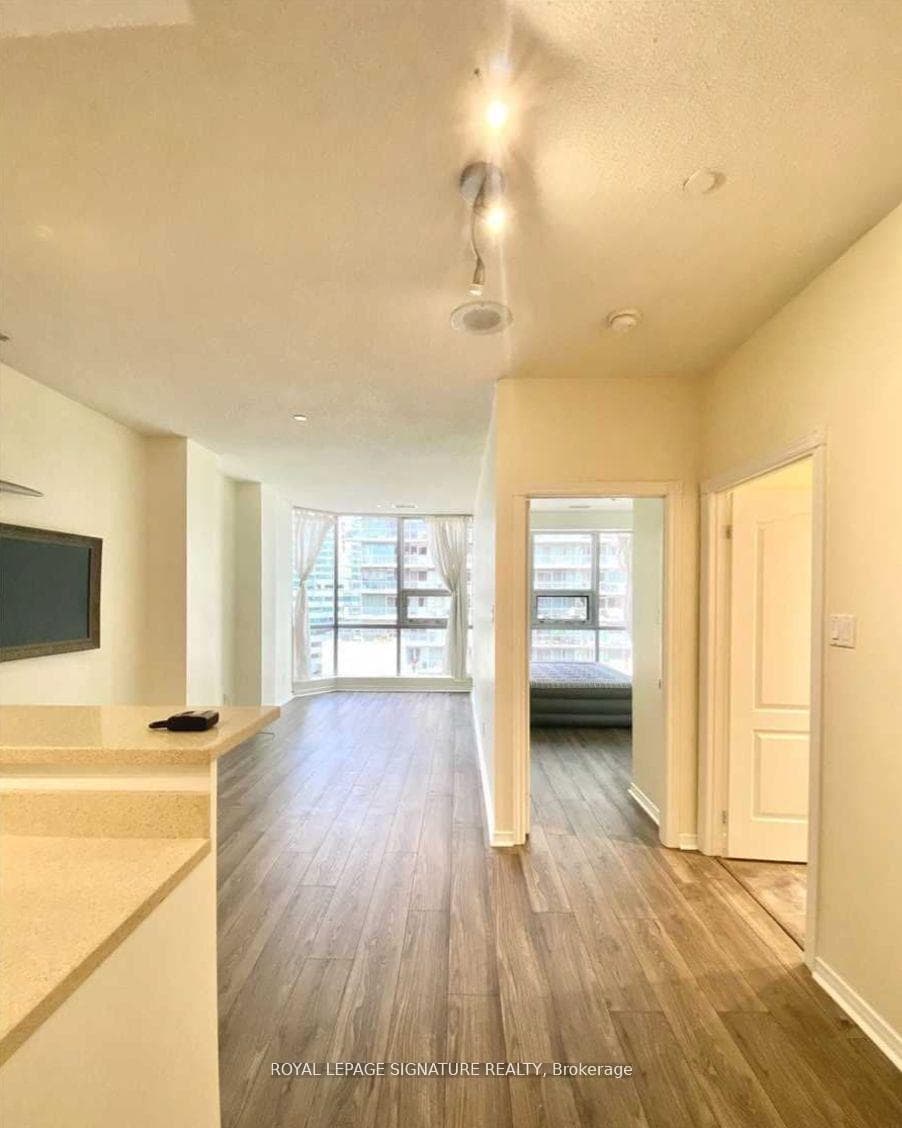 393 King Street Unit 903 photo 1