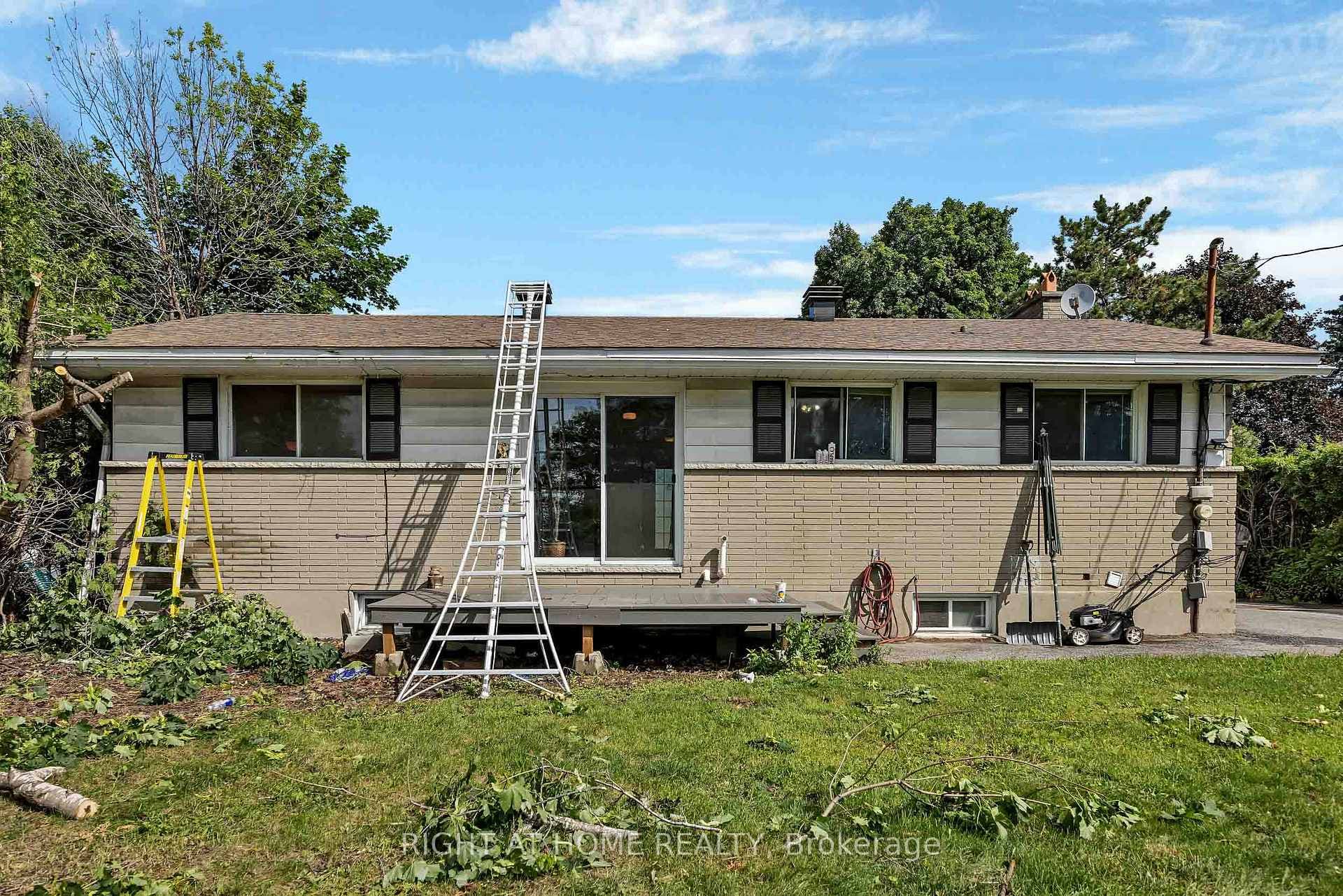 24 Largo Crescent photo 41