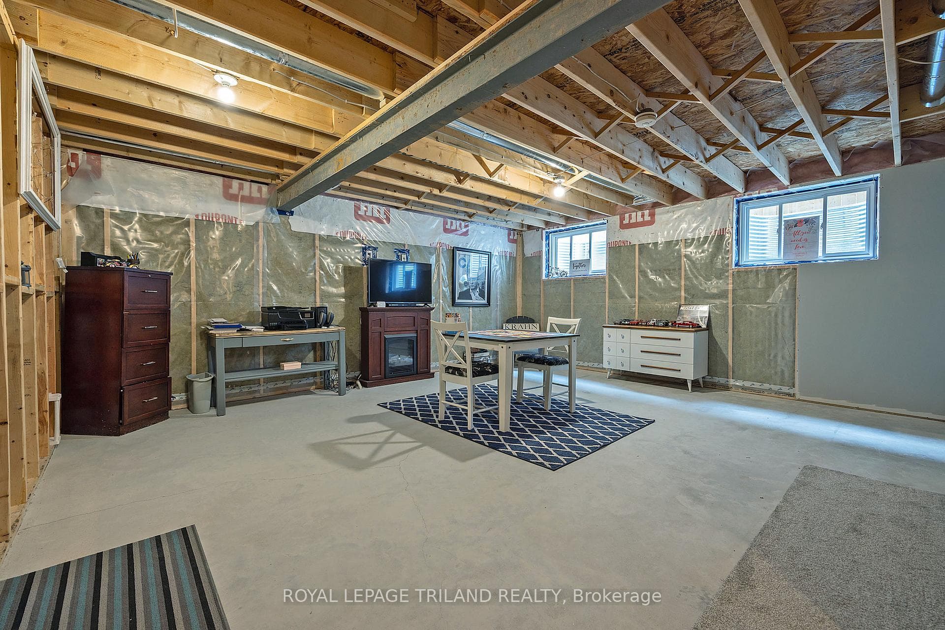 73 Renaissance Drive photo 33