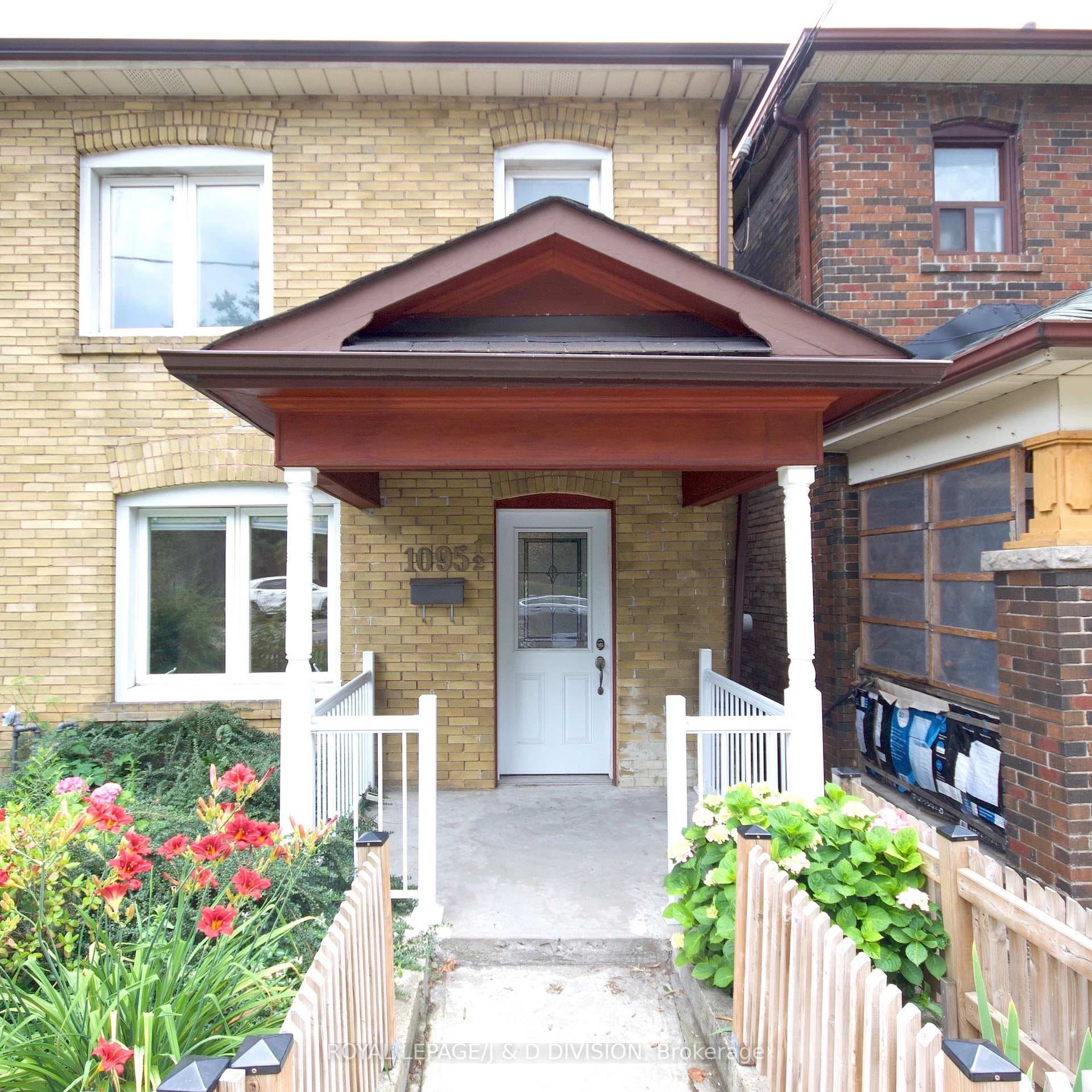 1095.5 Davenport Road photo 1