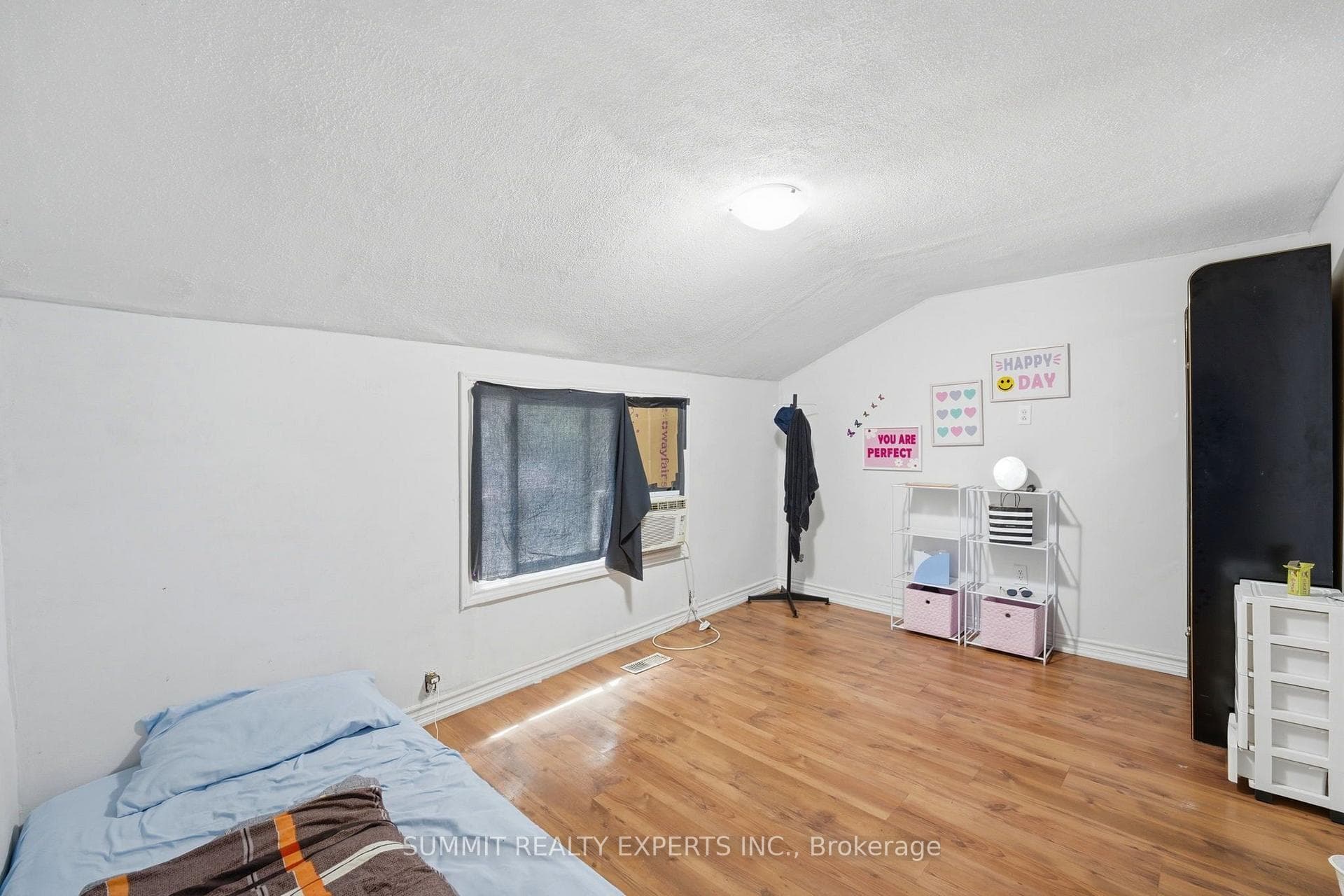225 Ainsile Street photo 29