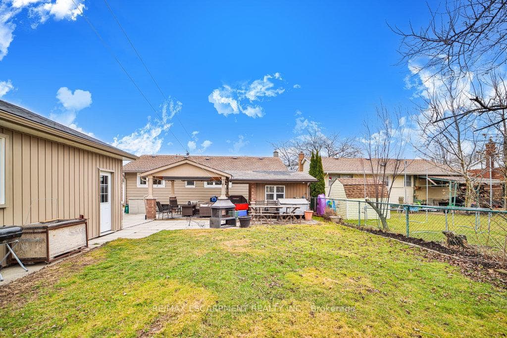 4182 William Street photo 40