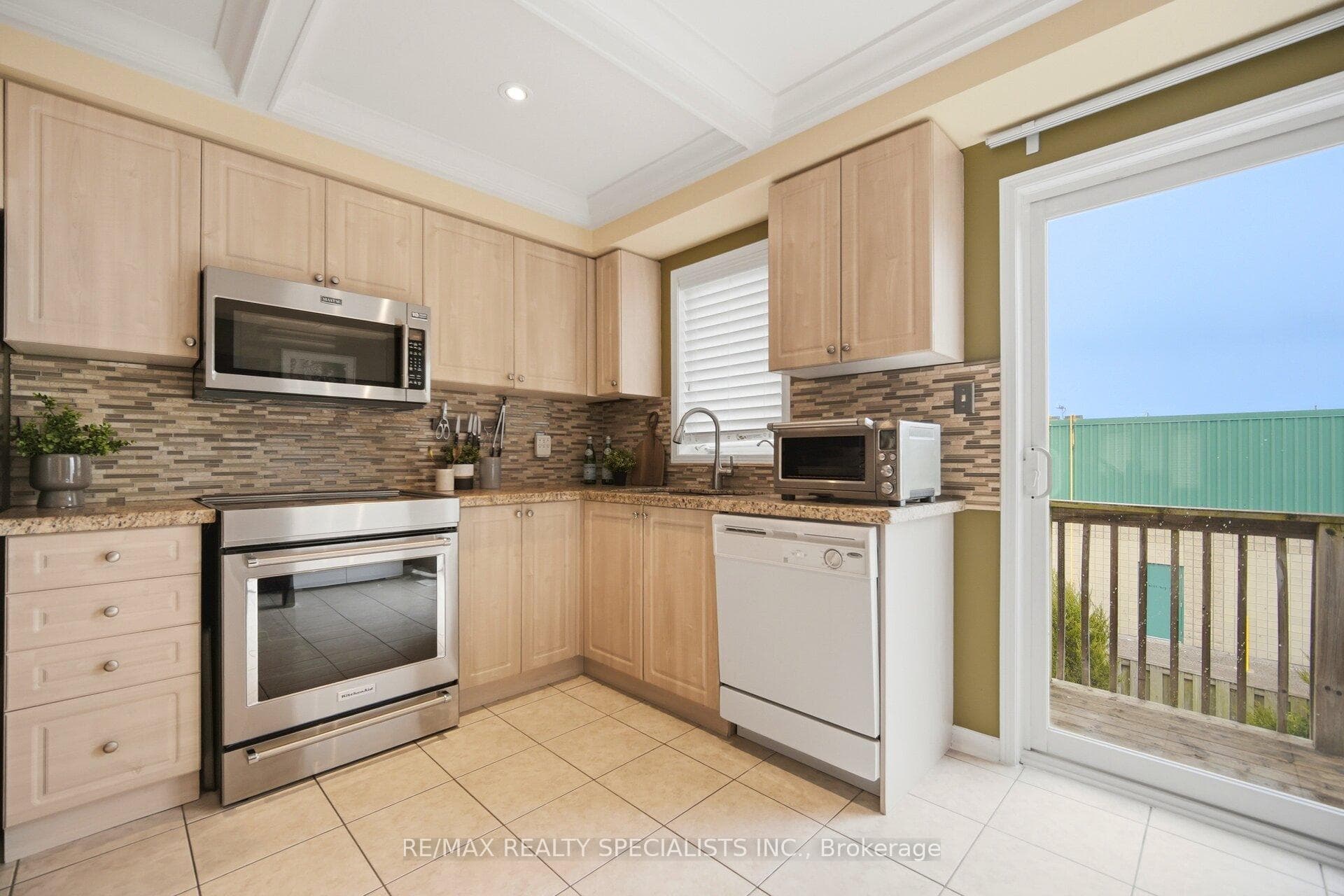 3378 Redpath Circle photo 8