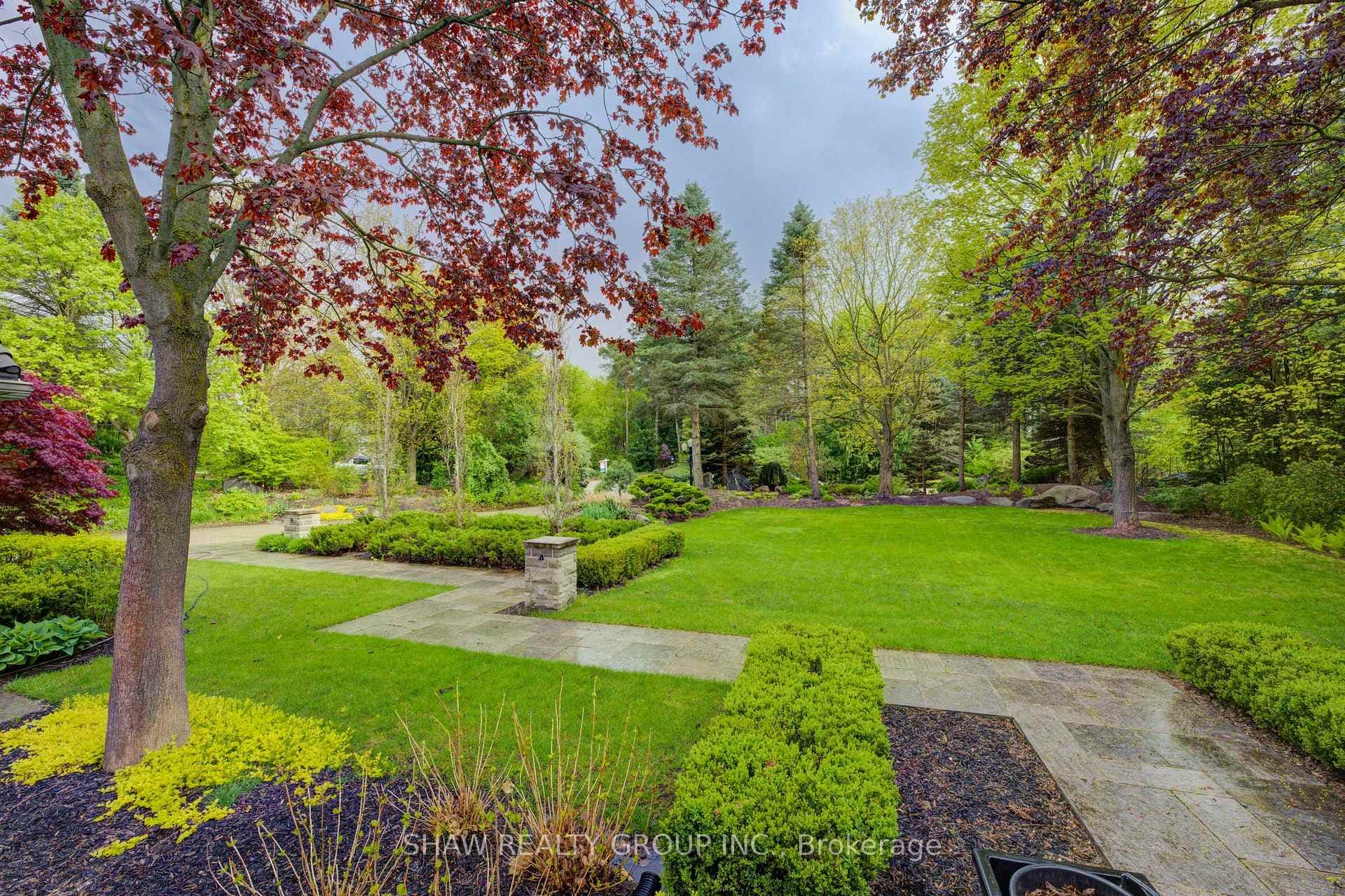 988 Stonebrook Road photo 3