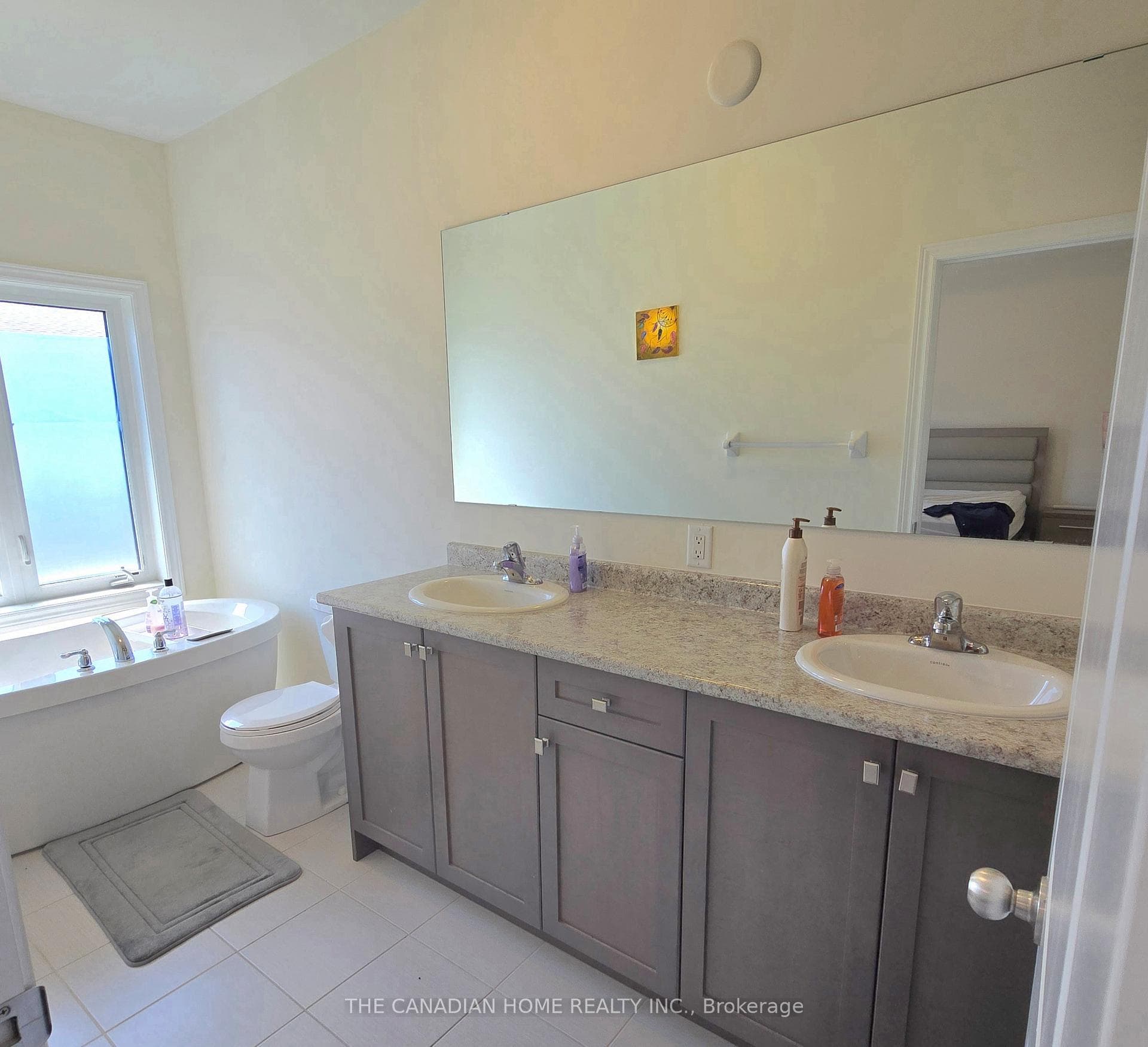 76 CONARTY Crescent photo 6