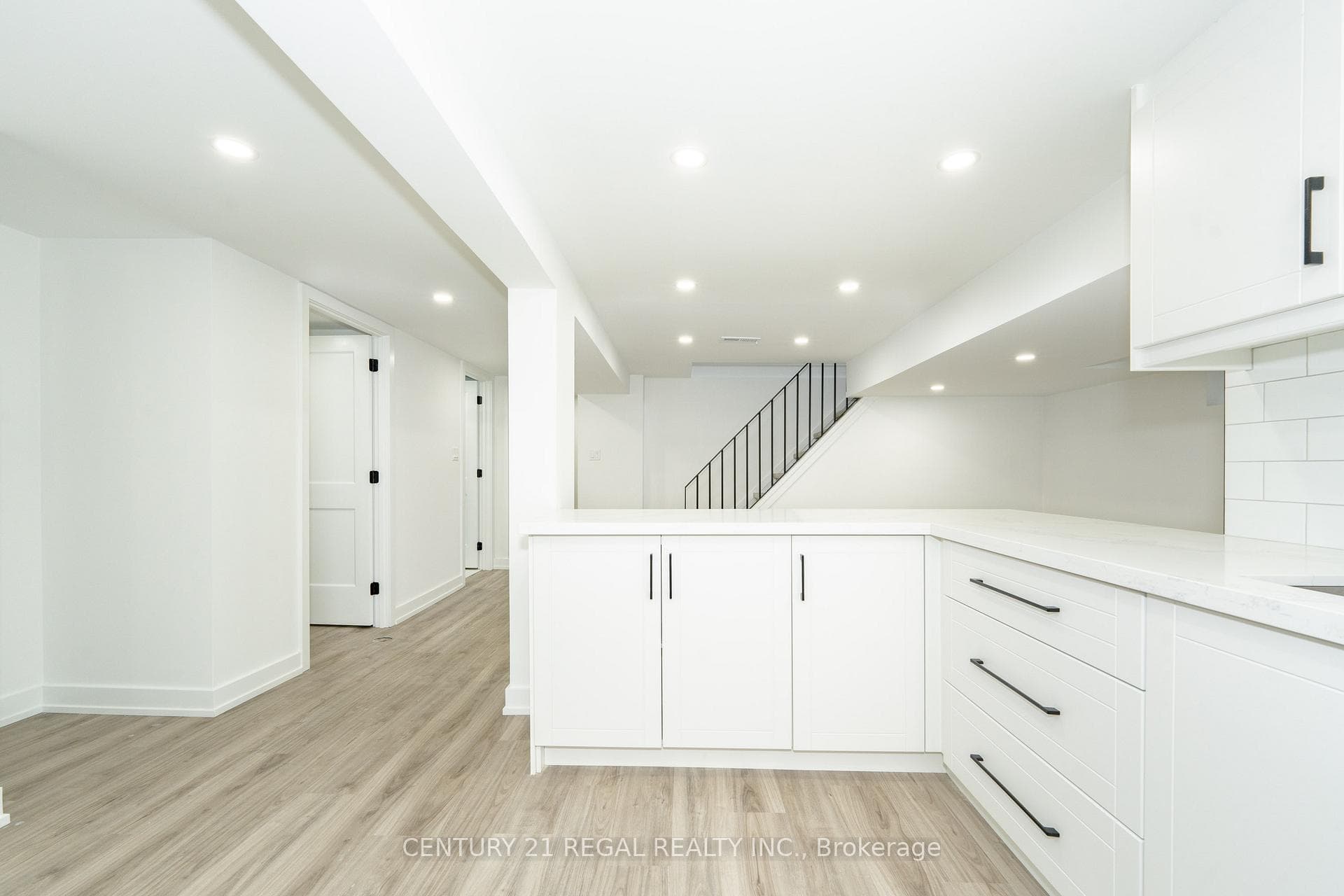 65 Mooregate Avenue photo 29
