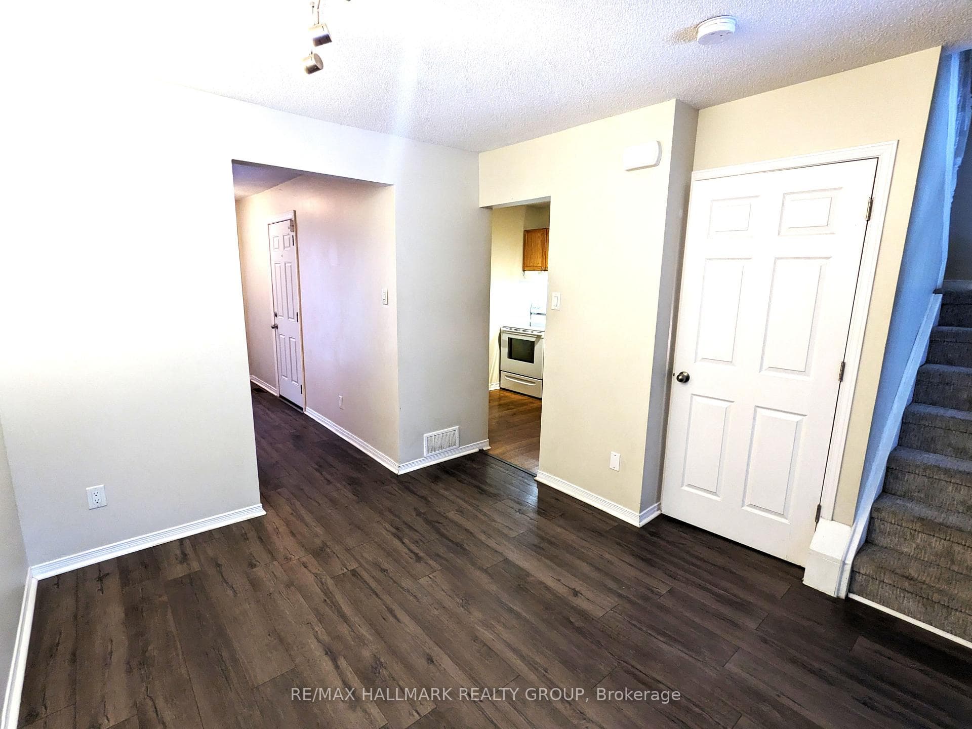 6464 Colony Square Unit 21 photo 8