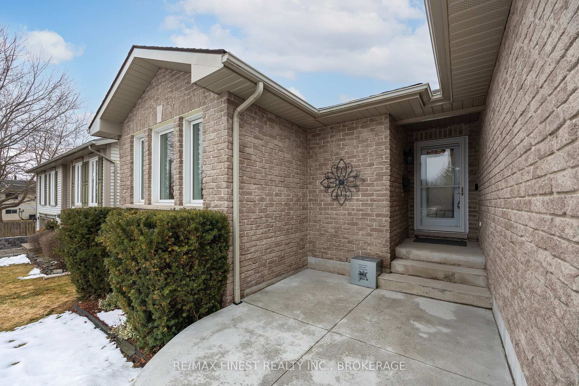 84 KILDARE Avenue photo 5