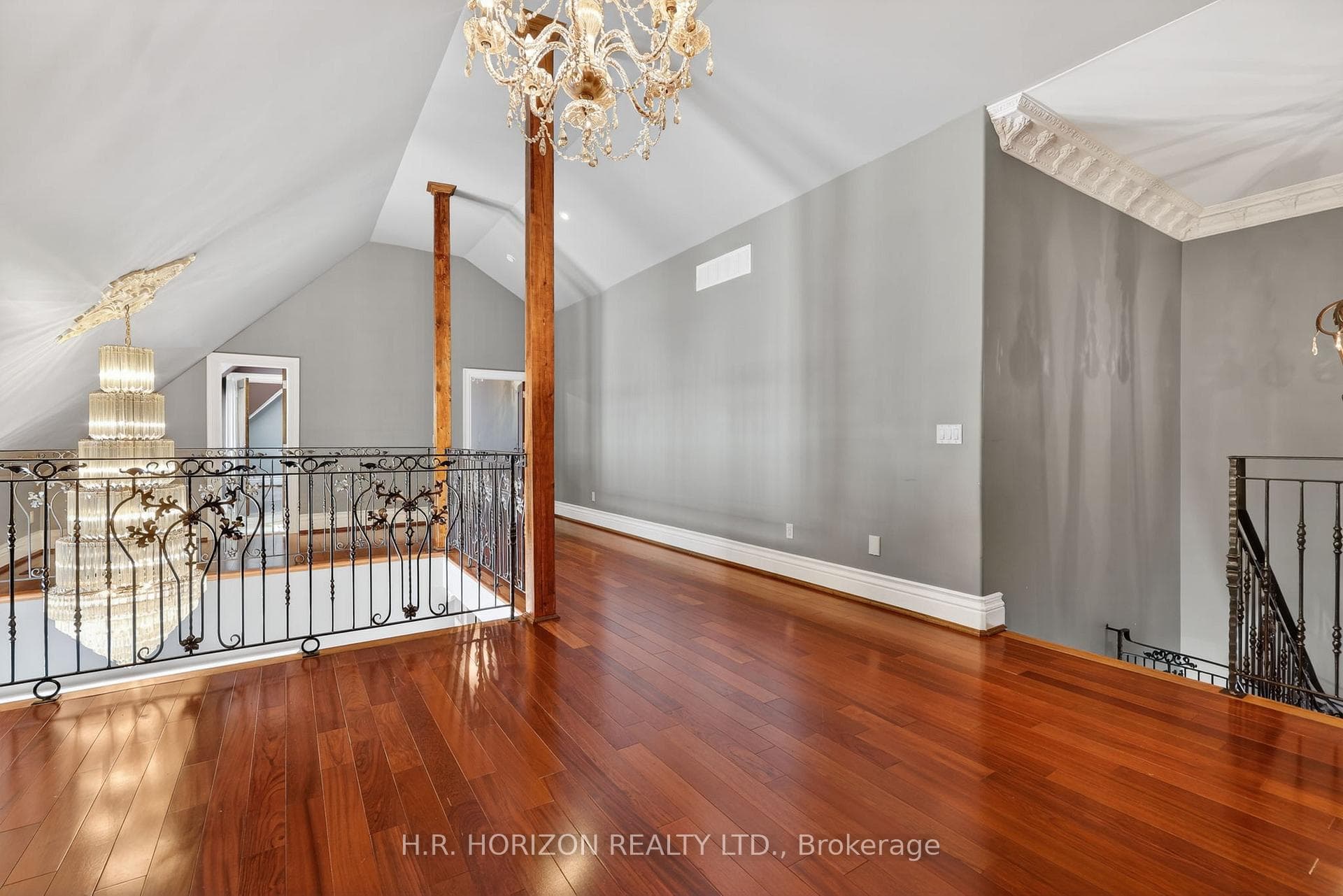 13045 Jane Street photo 37