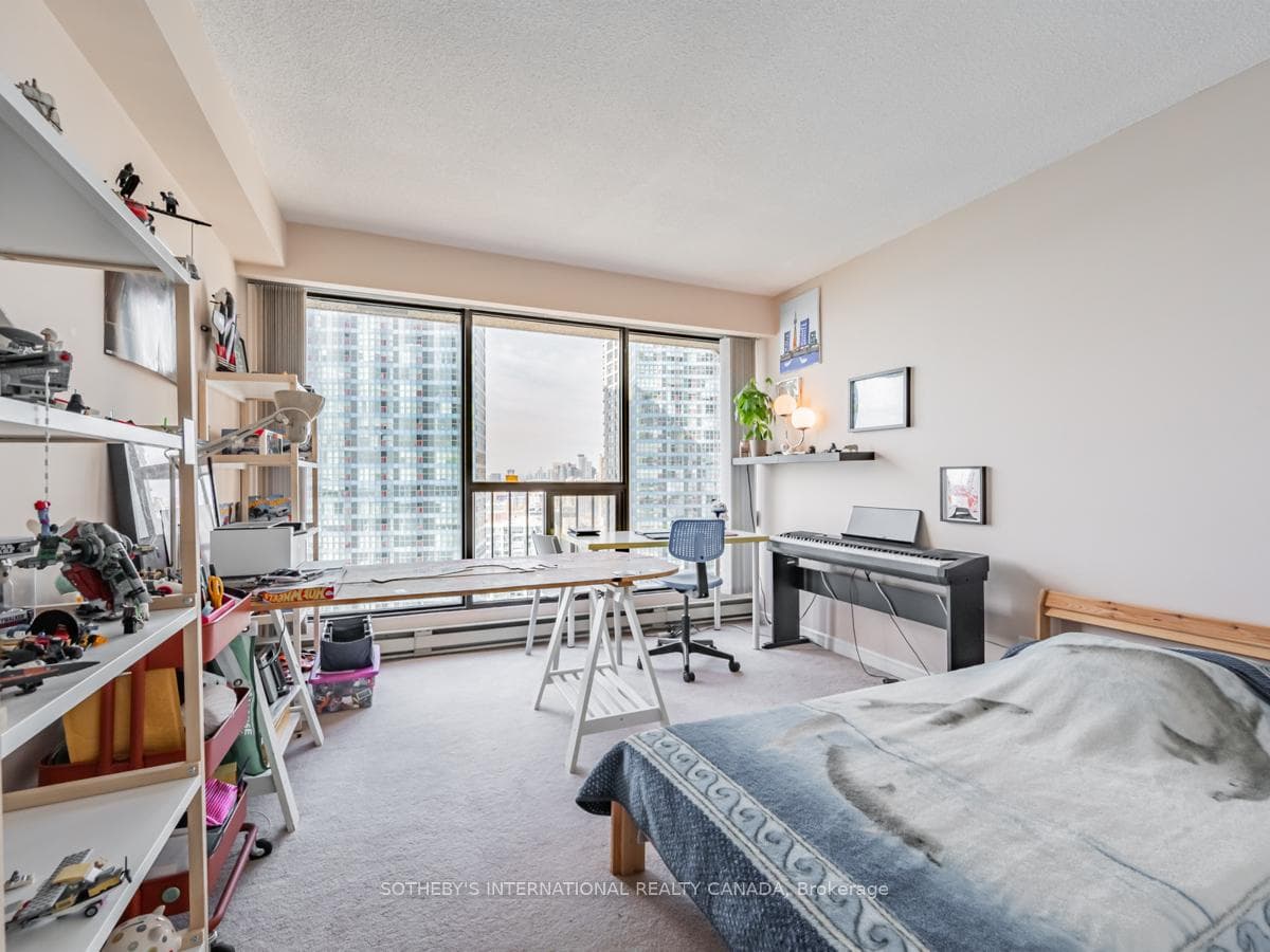 65 Harbour Square Unit 2204 photo 16